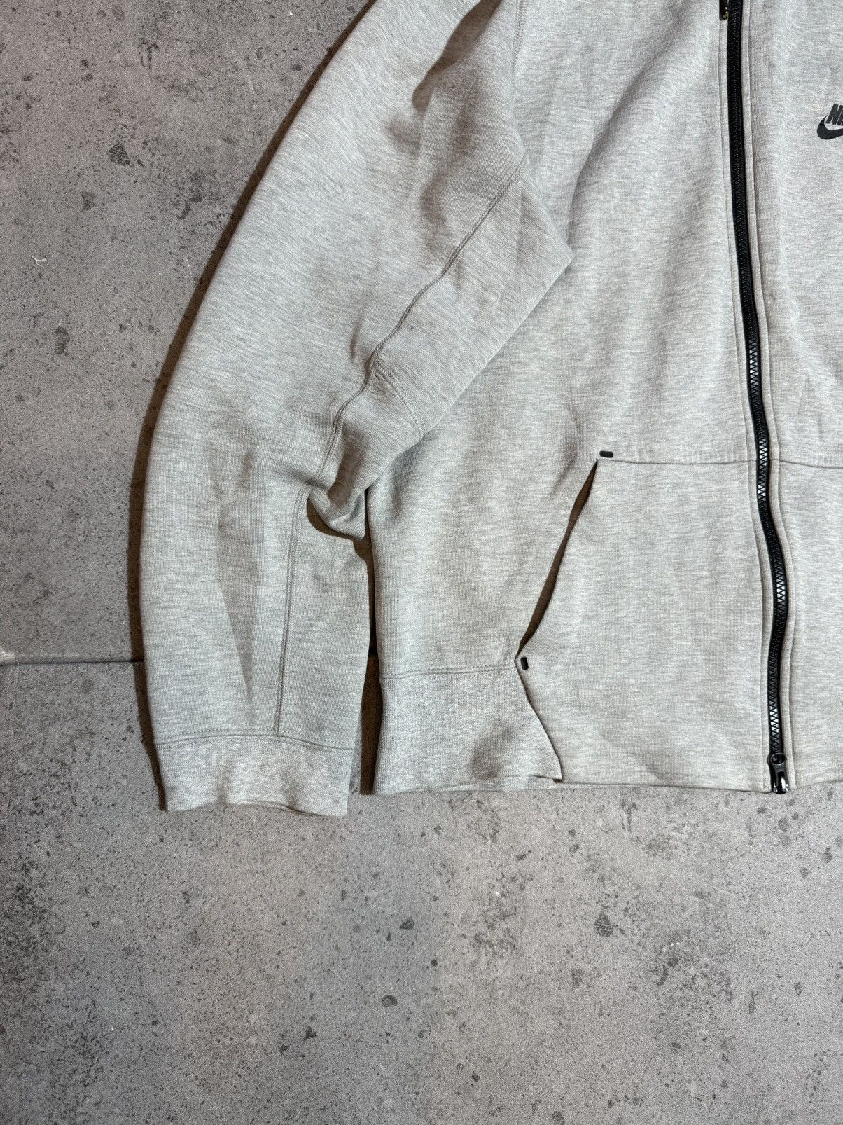 Nike Nike Tech Fleece Grey Black Swoosh Hoodie XL Hype Streetwear Size US L / EU 52-54 / 3 - 2 Thumbnail