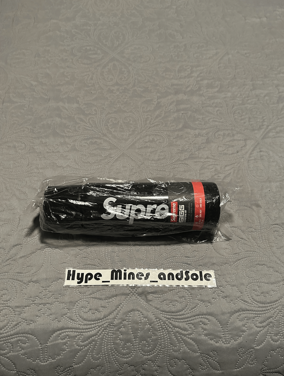 Supreme NWT Supreme SIGG Vacuum Insulated 0.75L Bottle - Black Size ONE SIZE - 3 Thumbnail