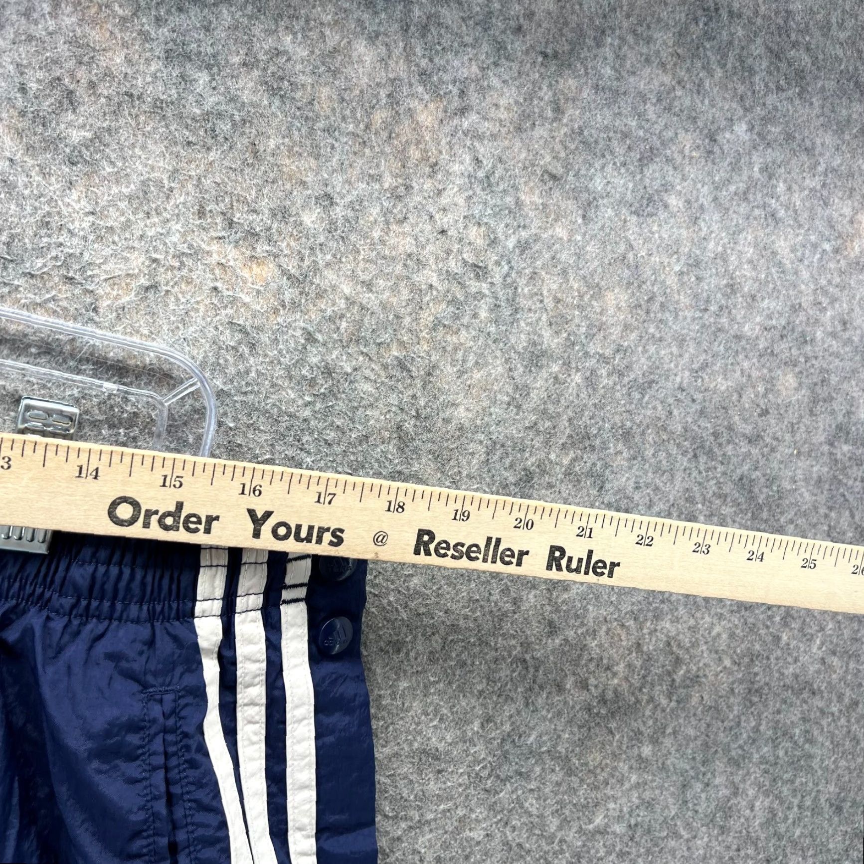Adidas VINTAGE Adidas Pants Men Large Blue Navy Windbreaker Lined Trefoil Windbreaker Pants Man Large Blue Navy 90s? 2000s? Size US 33 - 3 Thumbnail