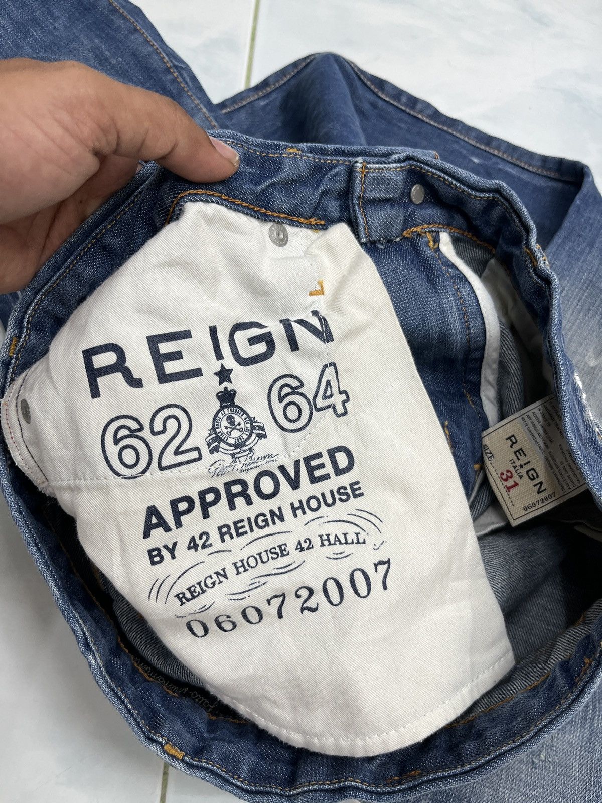 Other 🔥🔥🔥STEALS REIGN ITALIA DISTRESSED DENIM Size US 31 - 20 Thumbnail