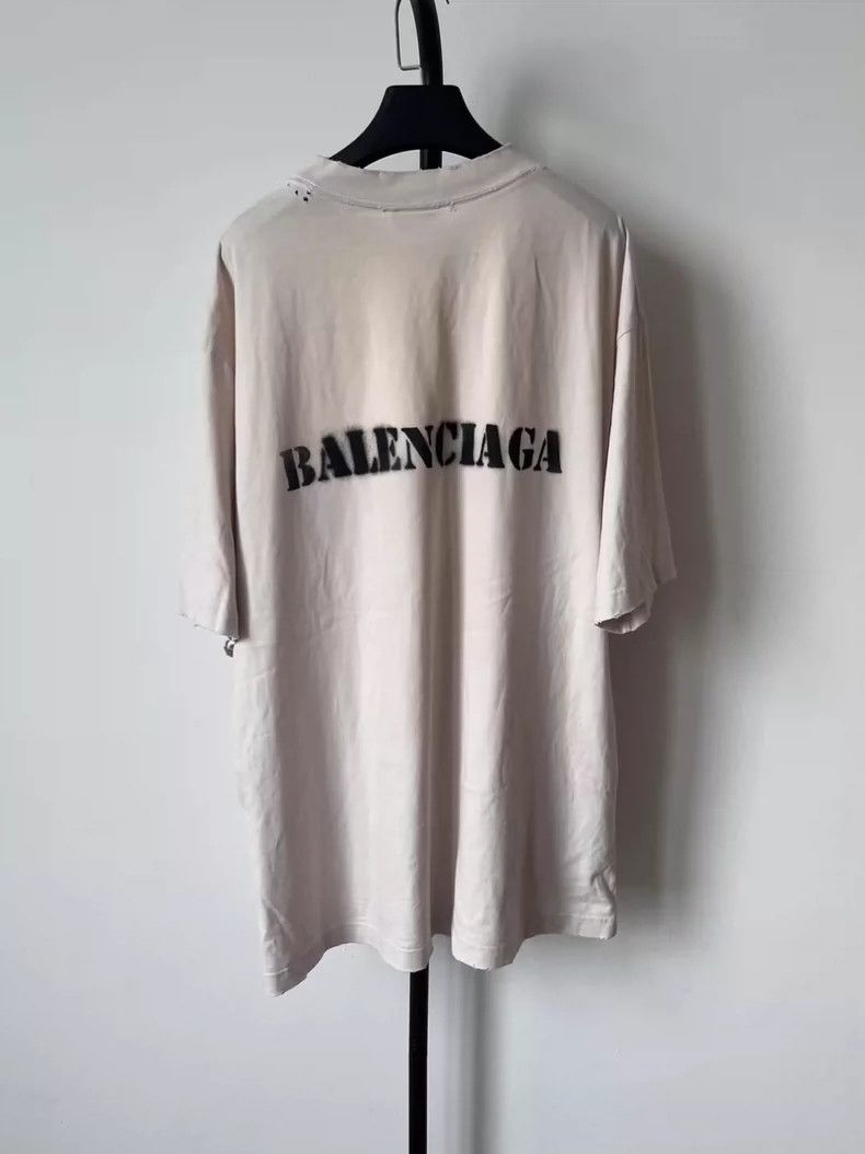 Balenciaga Balenciaga Letter Crew Neck Wear Effect Pullover Straight Size US L / EU 52-54 / 3 - 2 Thumbnail