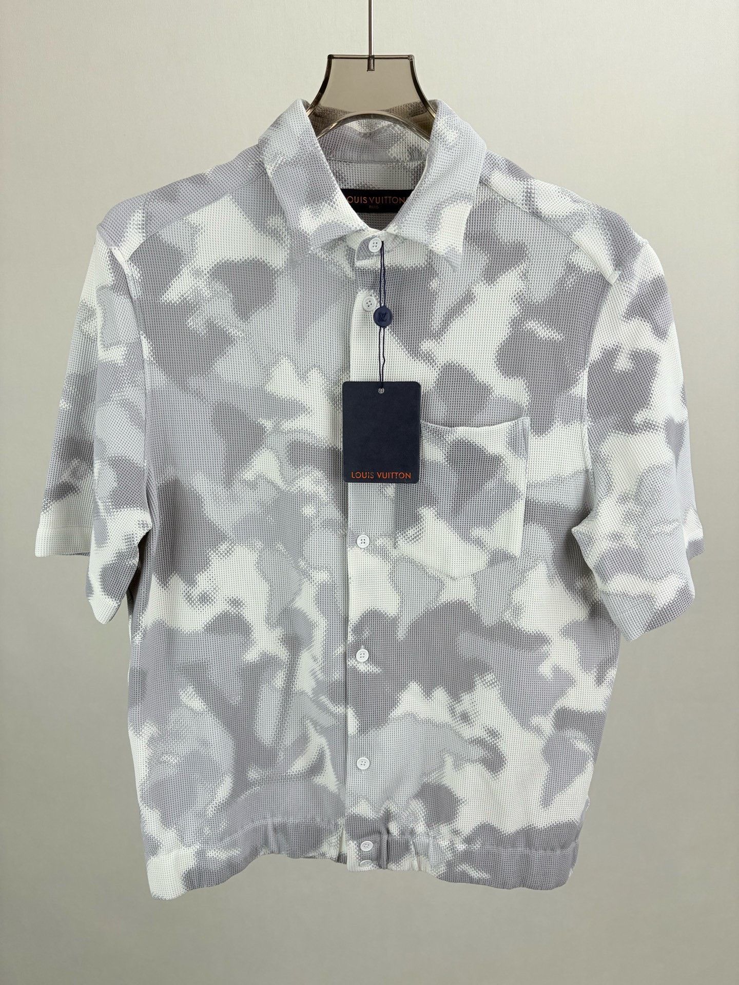 Louis Vuitton LV Gray Camo Mesh Short Sleeve Shirt M Size US M / EU 48-50 / 2 - 1 Thumbnail