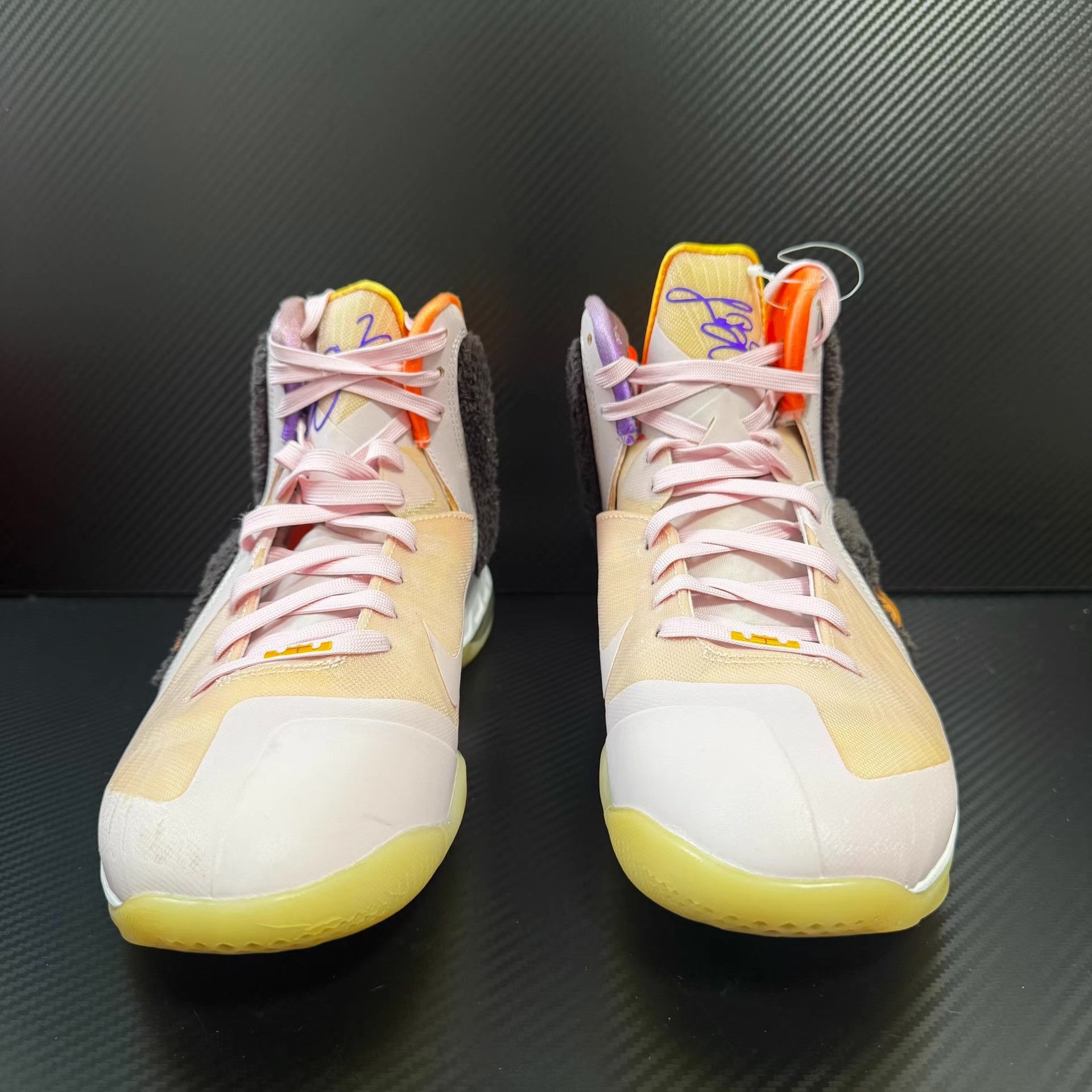 Nike Nike LeBron 9 "Regal Pink" Q11 Size US 9.5 / EU 42-43 - 2 Thumbnail