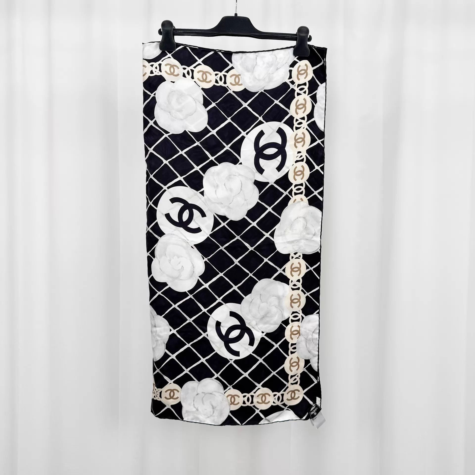 Chanel Chanel Camellia All Over Print 90x90cm Scarf Size ONE SIZE - 2 Thumbnail