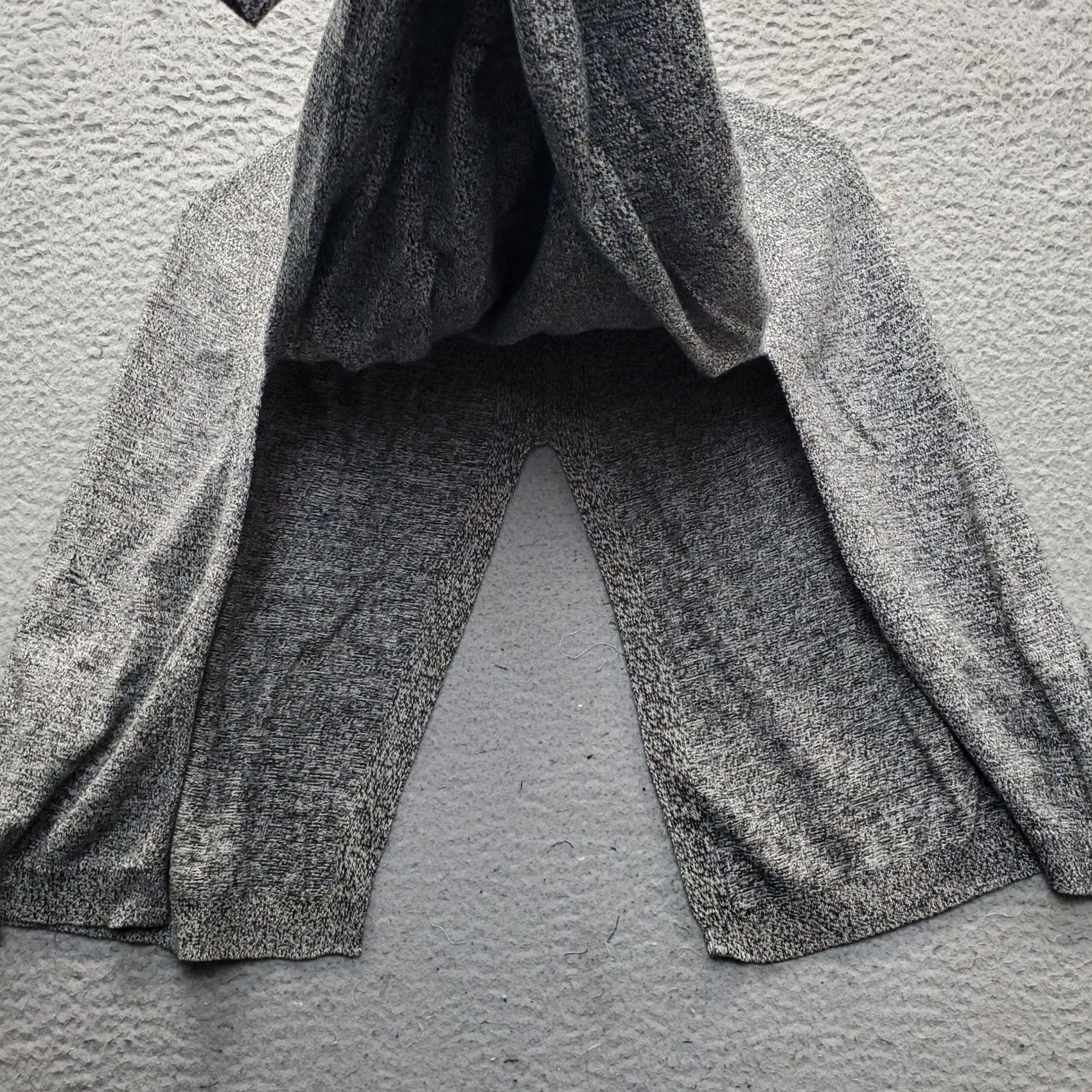 Halston H by Halston Knit Top Womens 2XS Gray Heather Split Bell Sleeve V Neck Shirt Womens Size 2XS Gray Size XXS / US 00 / IT 34 - 7 Thumbnail