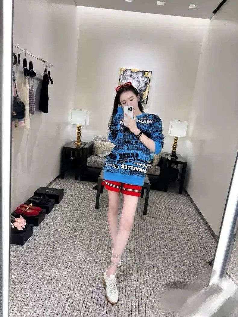 Chanel Chanel 24A High-end Handicraft Workshop Blue Letter Graffi Size XS / US 0-2 / IT 36-38 - 2 Thumbnail