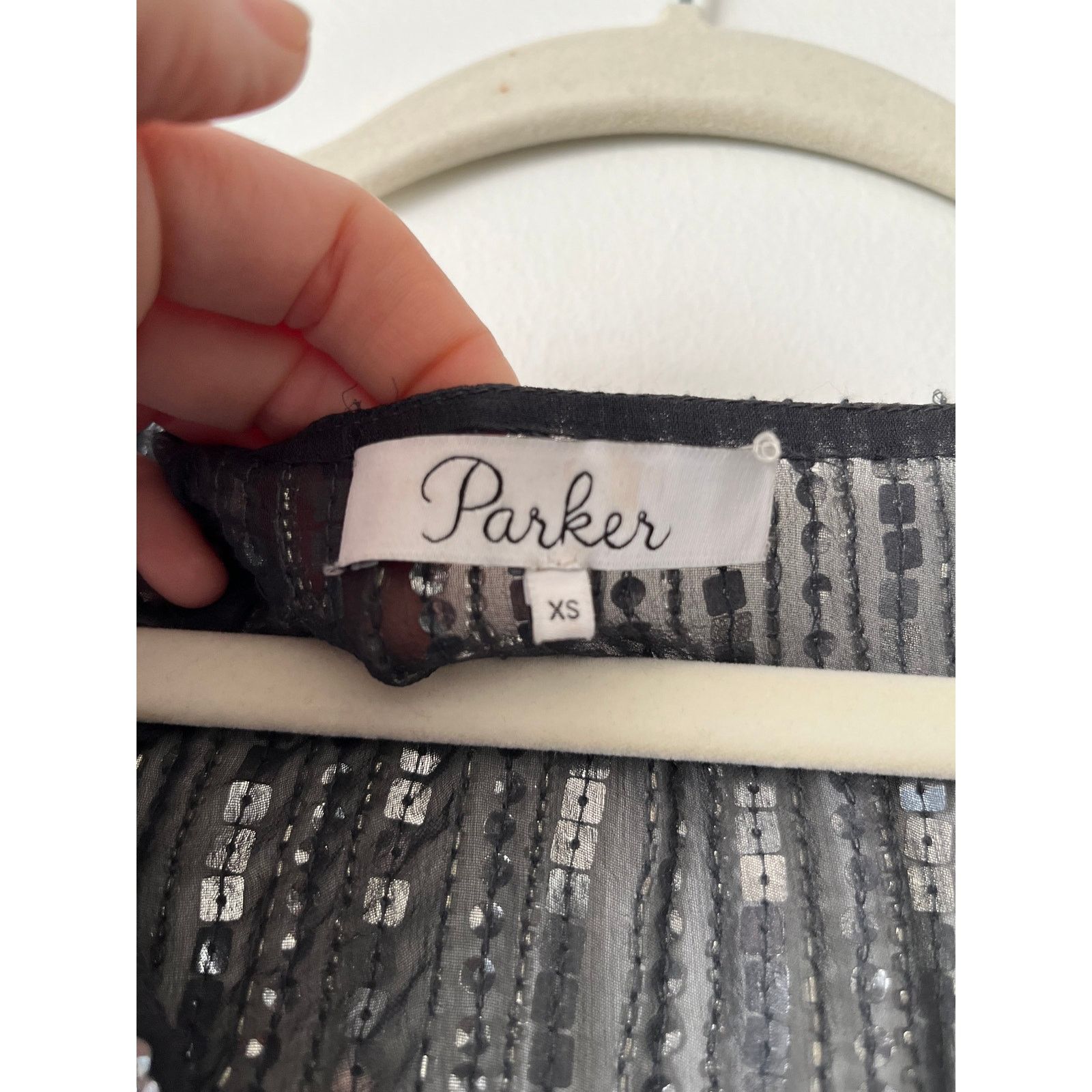 Parker Parker Sequin Beaded Silver Formal Blouse Sz XS Size XS / US 0-2 / IT 36-38 - 4 Thumbnail
