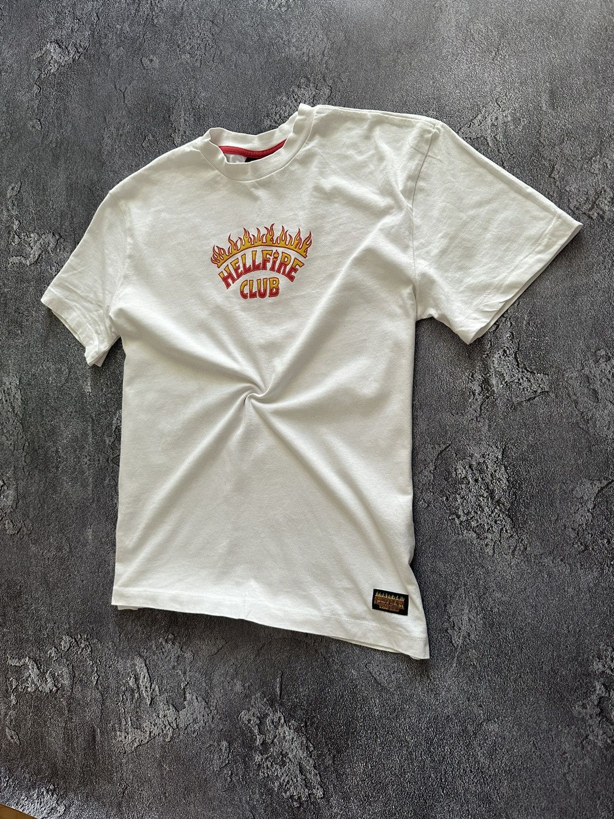 Vintage 🔥 Netflix Stranger Things Hellfire Club T-Shirt Size US L / EU 52-54 / 3 - 2 Thumbnail