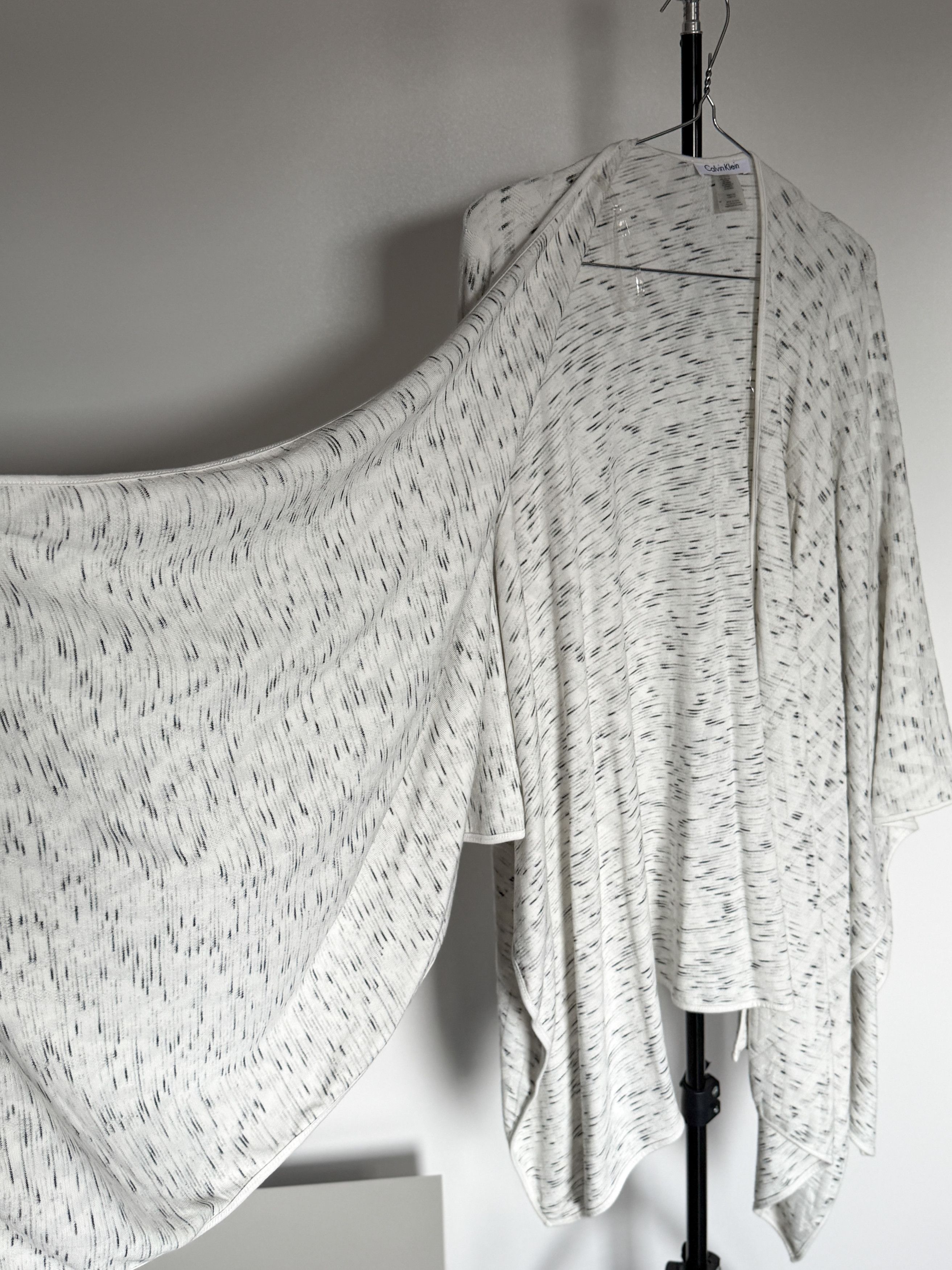 Calvin Klein Calvin Klein Women’s Draped Open Front Poncho Wrap Cardigan Size ONE SIZE - 5 Thumbnail