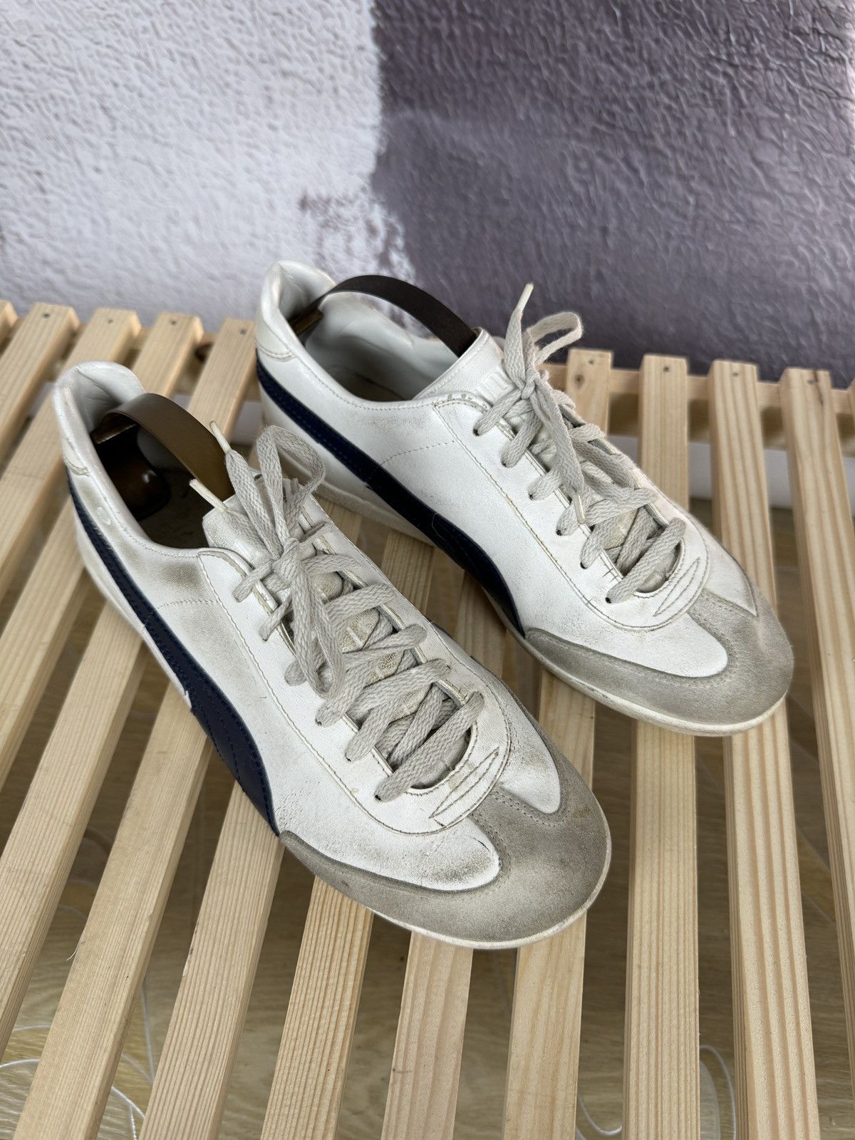 Puma Puma Top Winner sz 6 vintage white leather low top sneakers Size US 7 / EU 40 - 3 Thumbnail