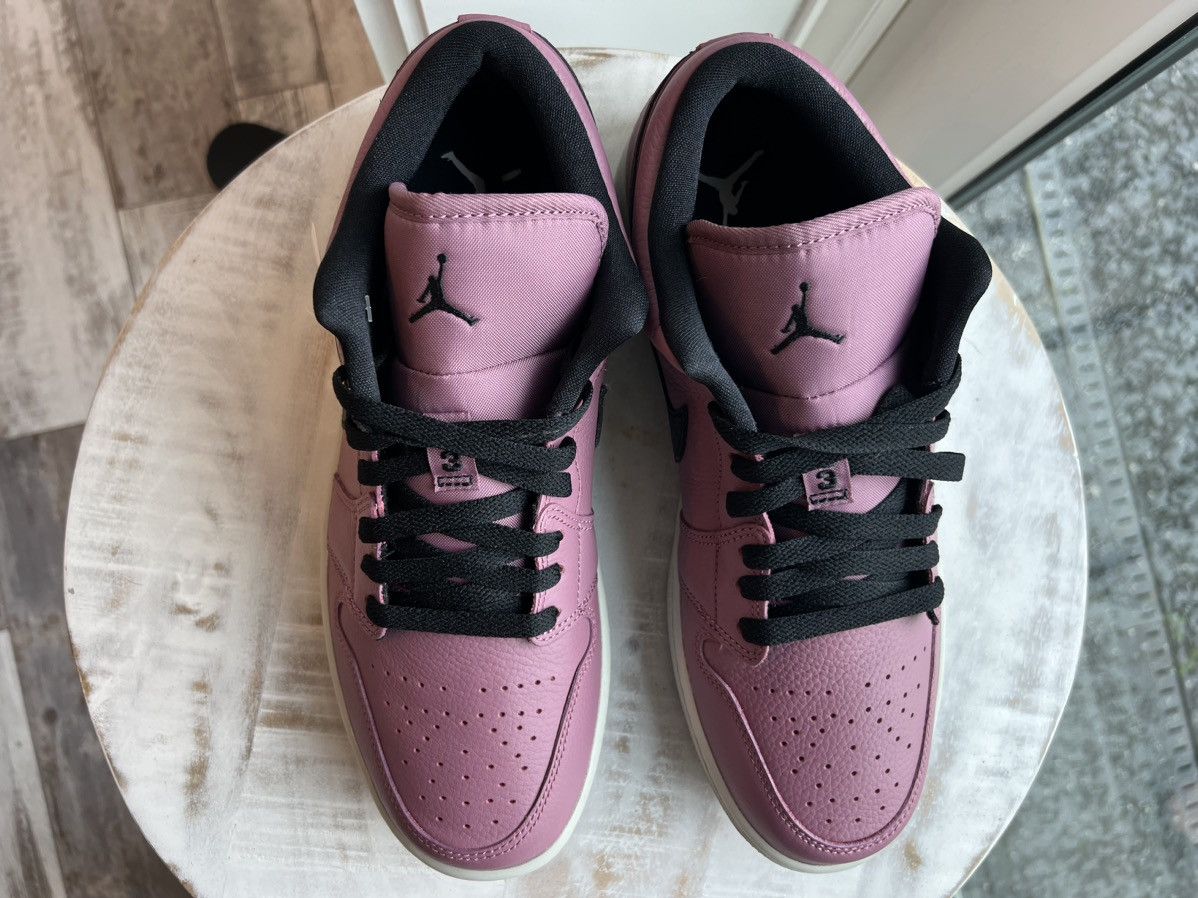 Jordan Brand Nike Air Jordan 1 Low Light Mulberry size 11w 9.5m Size US 11 / IT 41 - 2 Thumbnail