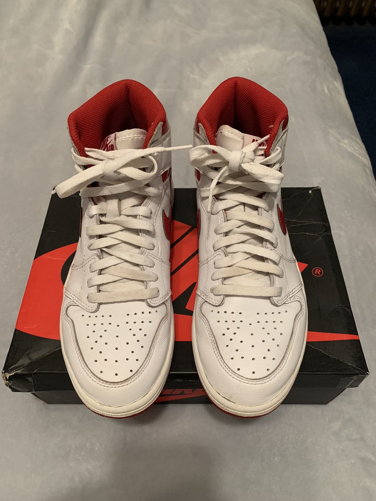 Jordan Brand Jordan 1 Retro High OG Metallic Red 2017 Size 9 Size US 9 / EU 42 - 2 Thumbnail