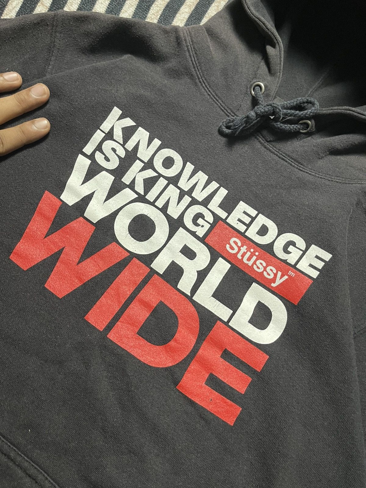 Stussy VINTAGE STUSSY “KNOWLEDGE IS KING”WORLDWIDE SUN FADED HOODIE Size US S / EU 44-46 / 1 - 7 Thumbnail