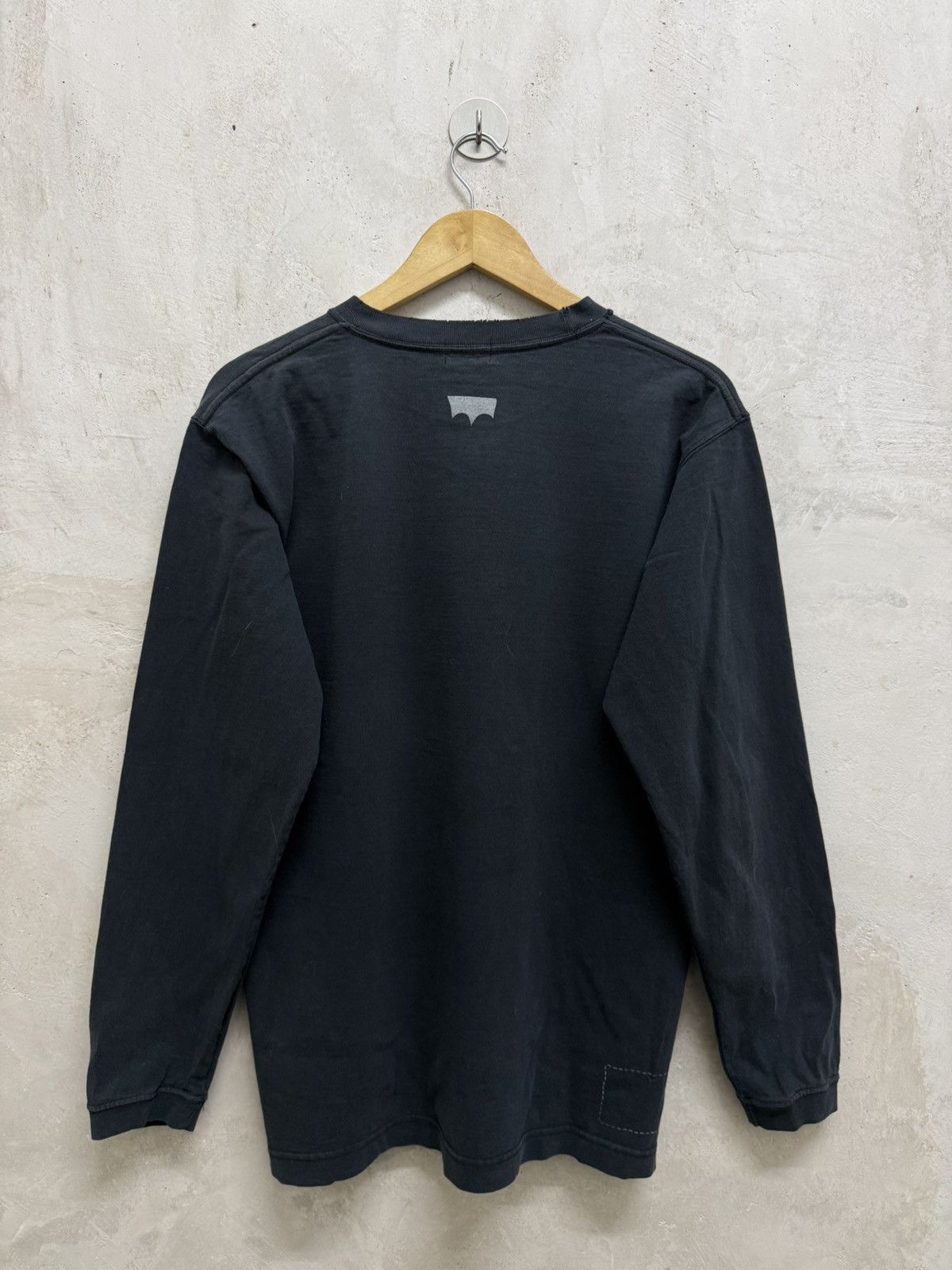 Levi's Vintage Distressed Levi’s Long Sleeve Gothic Tee Size US L / EU 52-54 / 3 - 3 Thumbnail