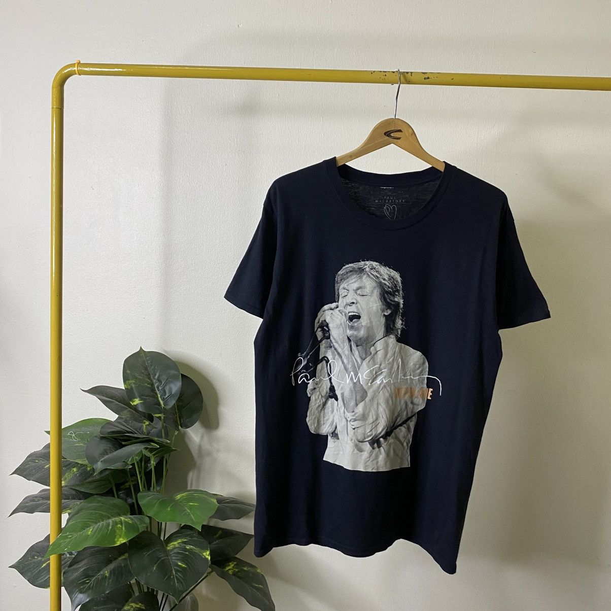 Band Tees Paul McCartney One On One 2016-2017 World Tour Tshirt Size US M / EU 48-50 / 2 - 1 Thumbnail