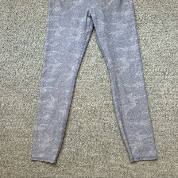 Vuori Vuori Clean Elevation Leggings Pale Heather Camo Women's Med Size 28" / US 6 / IT 42 - 4 Thumbnail