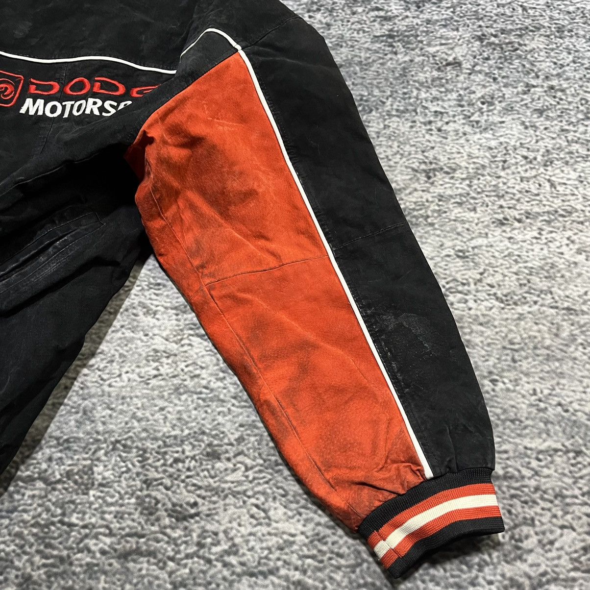 Vintage VINTAGE 90s DODGE MOTORSPORTS RACING SUEDE JACKET MEDIUM Size US M / EU 48-50 / 2 - 14 Thumbnail