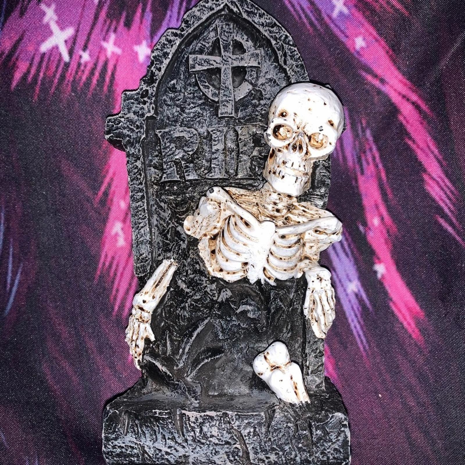 Designer Halloween Skeleton Tombstone Decor Size ONE SIZE - 1 Thumbnail