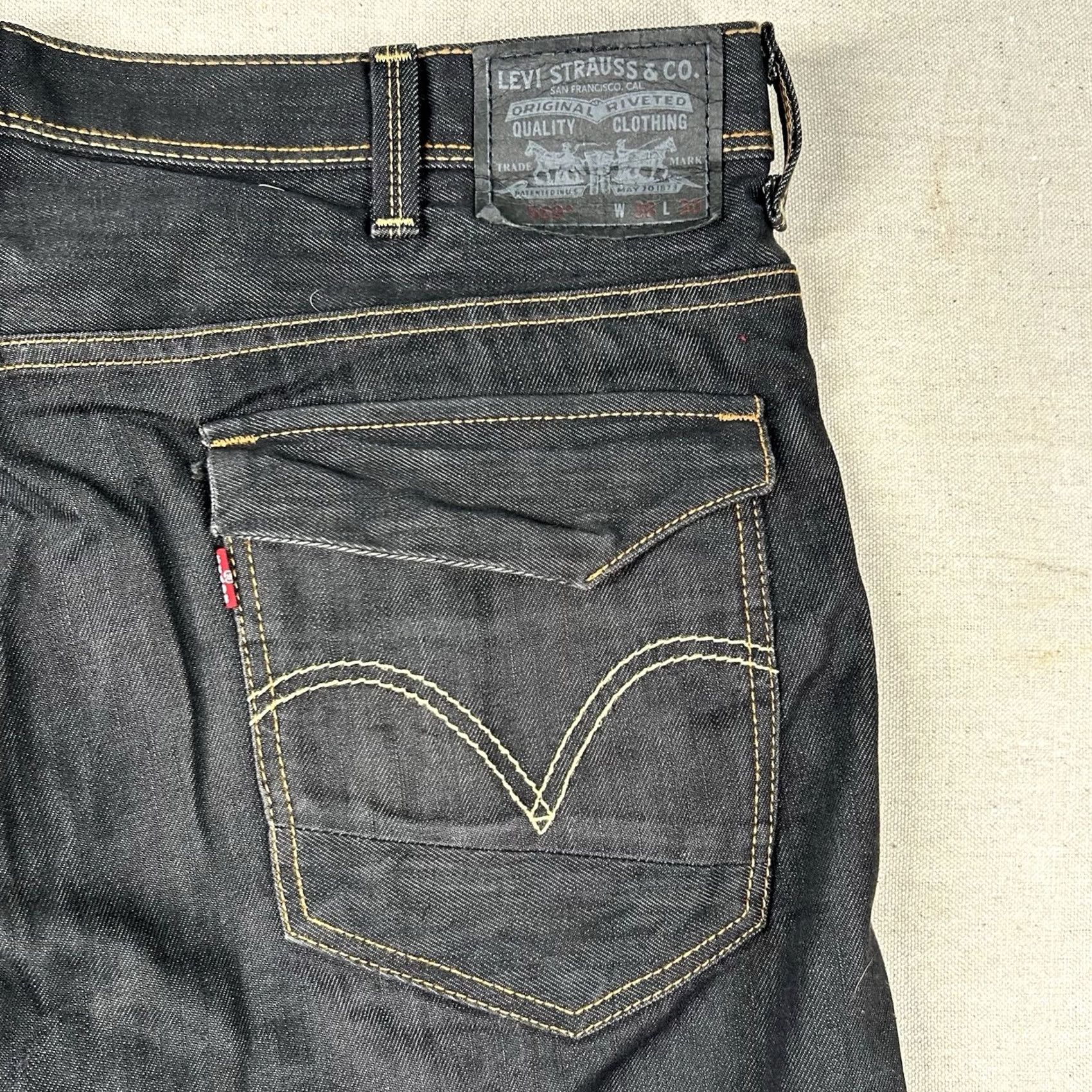 Levi's VINTAGE Levi's 569 Jeans Mens 38x30 Boot Cut Dark Wash Denim Classic Blue 5-Pocket Mens jeans measurements 31 inseam 42 waist 2000s style Boys? Size US 38 / EU 54 - 6 Thumbnail