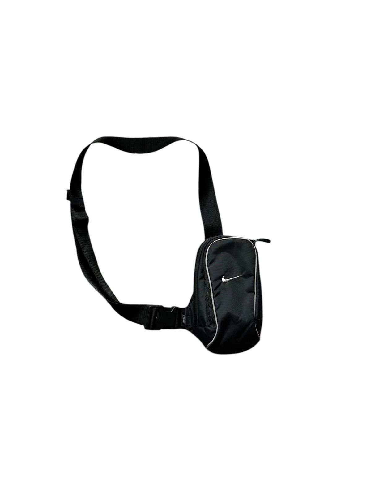 00S Nike Vintage Mini Swoosh Streetwear Smal Sling Bag in Black, Men's
