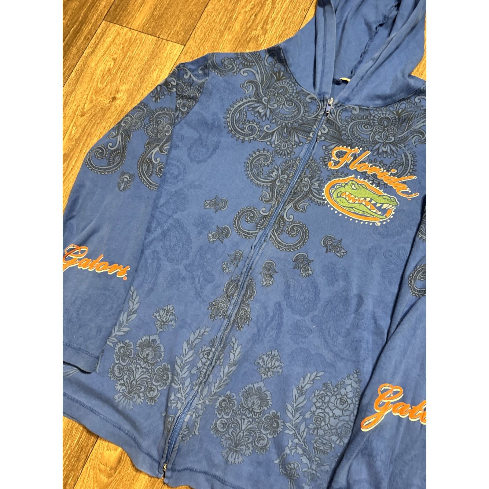 NCAA VINTAGE Florida Gators Bedazzled Paisley Full Zip Hoodie Sweatshirt Cyber Shirt Womens M Blue Zip Hoodie Size M / US 6-8 / IT 42-44 - 3 Thumbnail