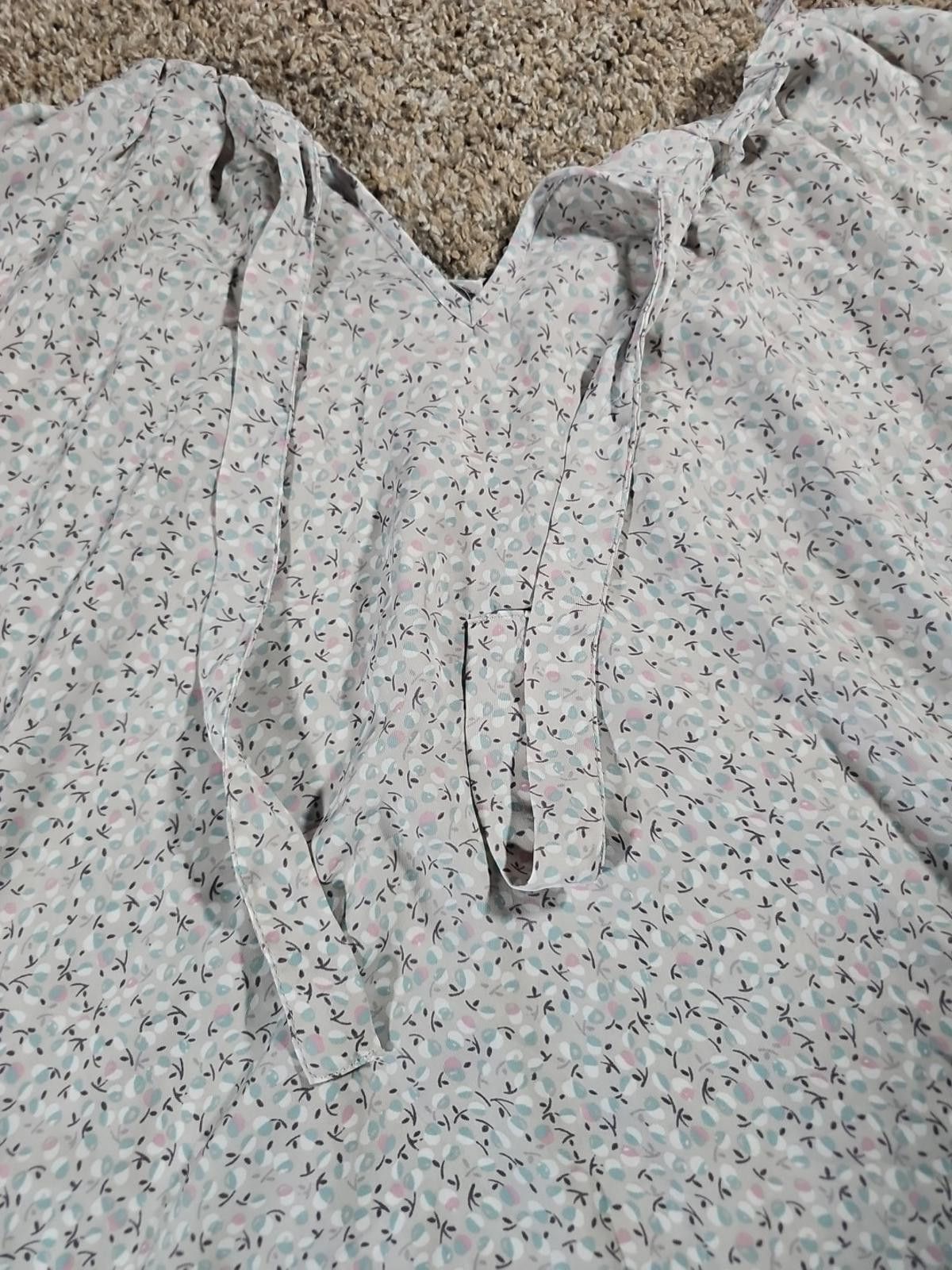 Designer Lauren Conrad Blue And White Floral Tank Top MEDIUM Size M / US 6-8 / IT 42-44 - 7 Thumbnail