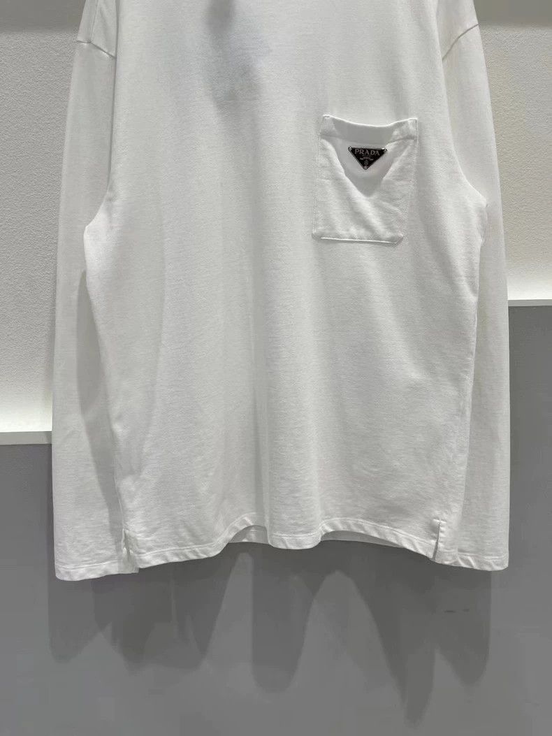 Prada Prada Iron triangle long sleeves 2501-Nextarrow Size US S / EU 44-46 / 1 - 4 Thumbnail