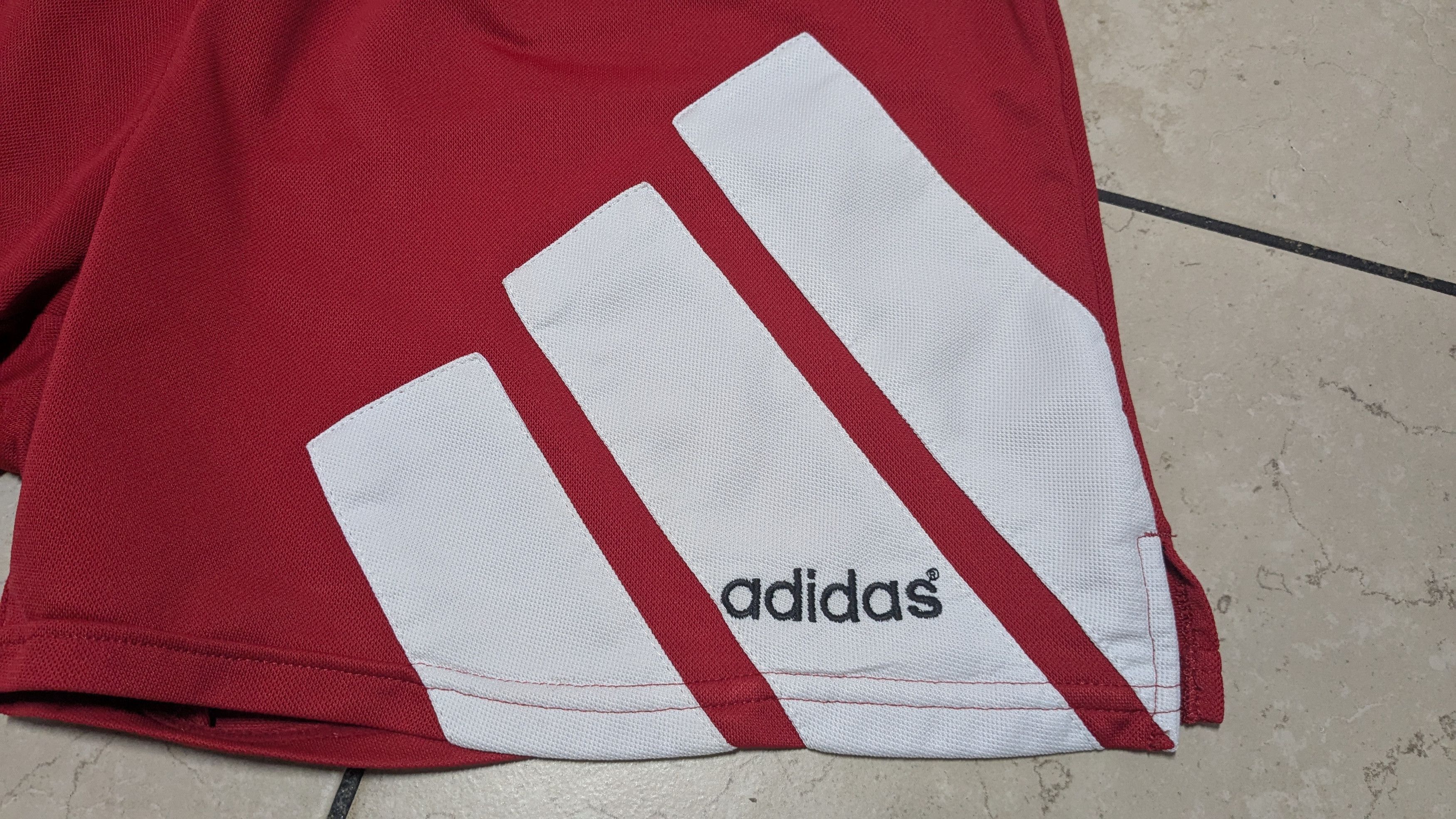 Adidas Vintage Adidas Soccer Shorts Red/White Large Size US 36 / EU 52 - 2 Thumbnail