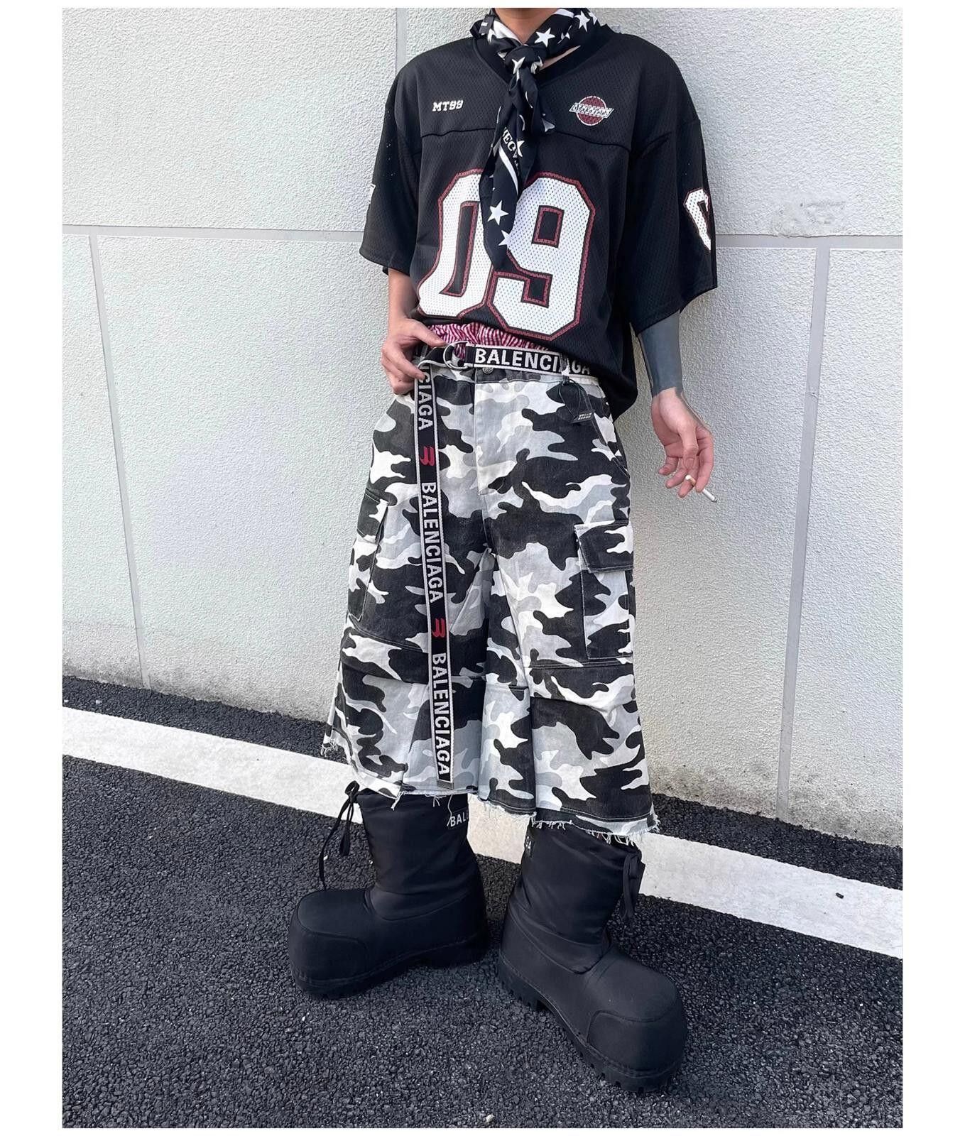 Other Black White Camouflage Cargo Jorts Size 30" / US 8 / IT 44 - 9 Thumbnail