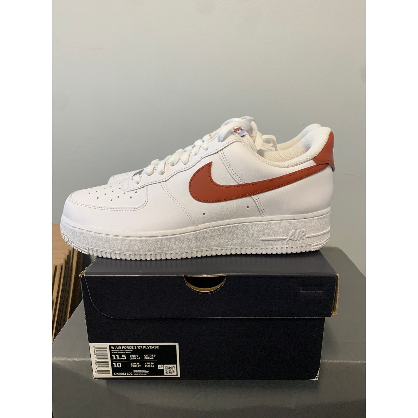 Nike NIKE AIR FORCE ONE AF1 WHITE LIGHT BROWN Size 10 Mens Size US 10 / EU 43 - 4 Thumbnail