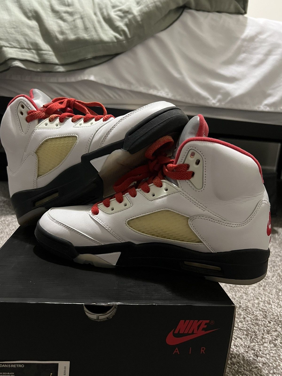 Jordan Brand Air Jordan 5 Fire Red 2020 Size US 8.5 / EU 41-42 - 3 Thumbnail
