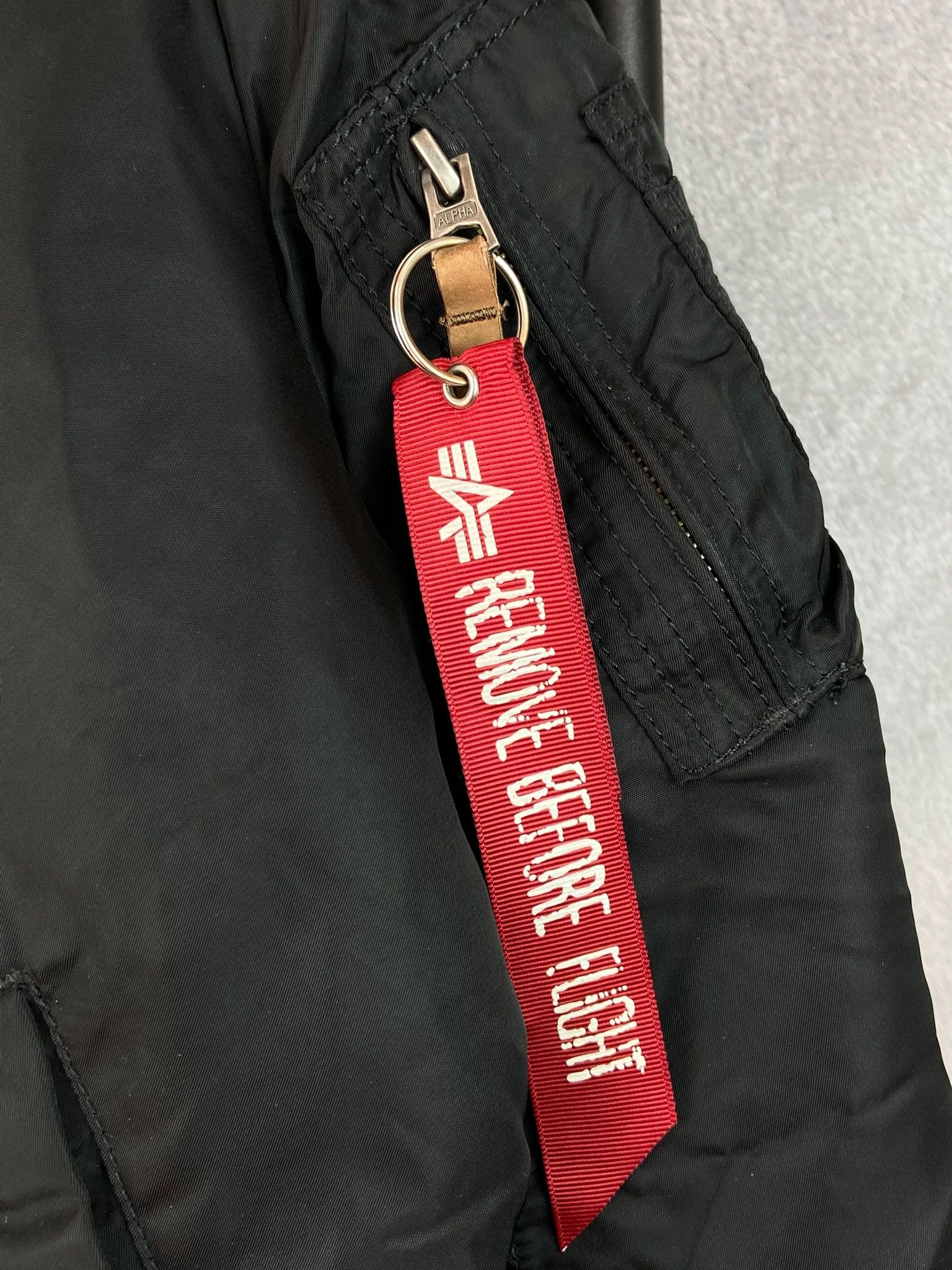 Alpha Industries Jacket Alpha Industries black vintage high end streetwear Size US S / EU 44-46 / 1 - 2 Thumbnail