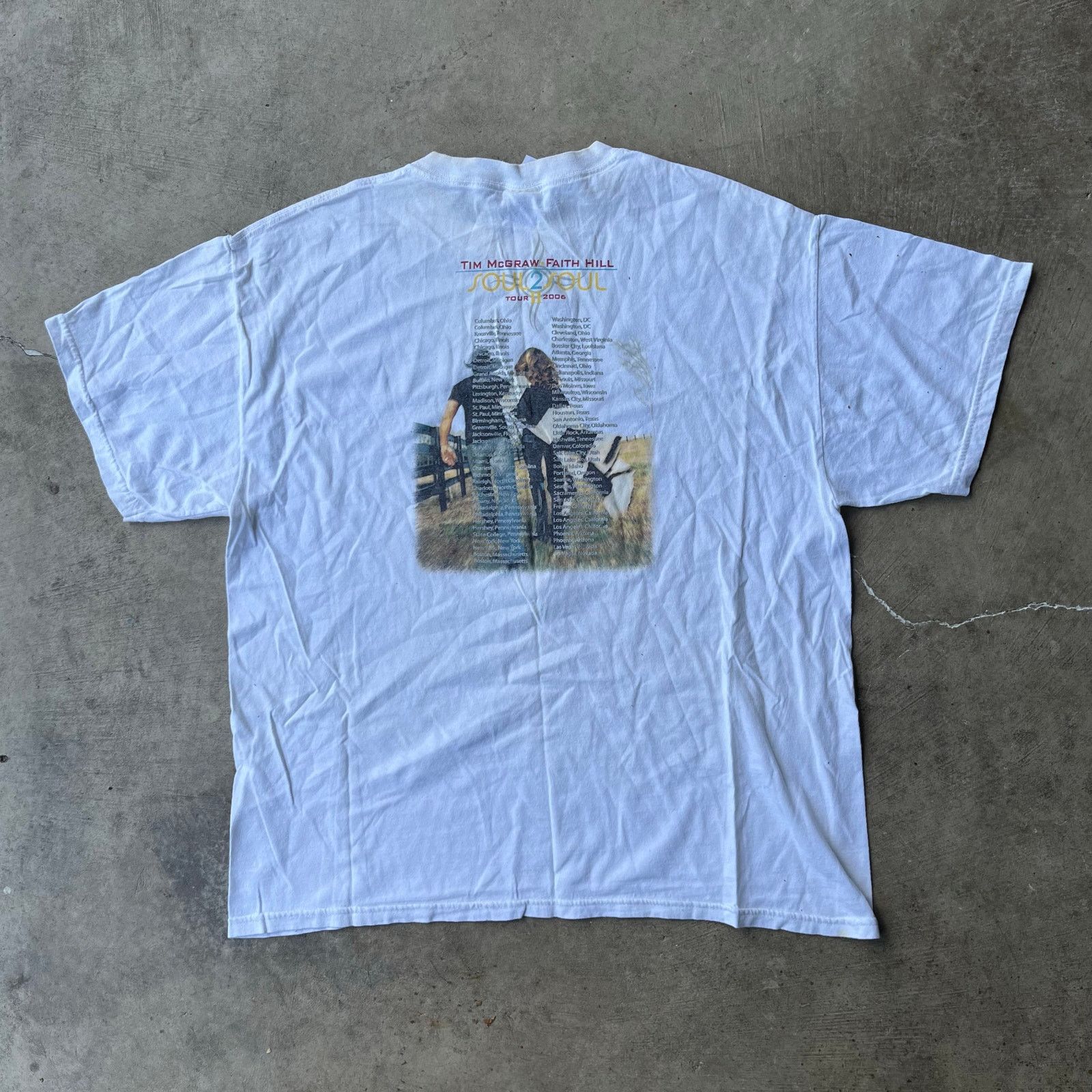 Vintage 2006 VTG Tim McGraw Faith Hill Music Tour T-Shirt XL STAINED Size US XL / EU 56 / 4 - 2 Thumbnail