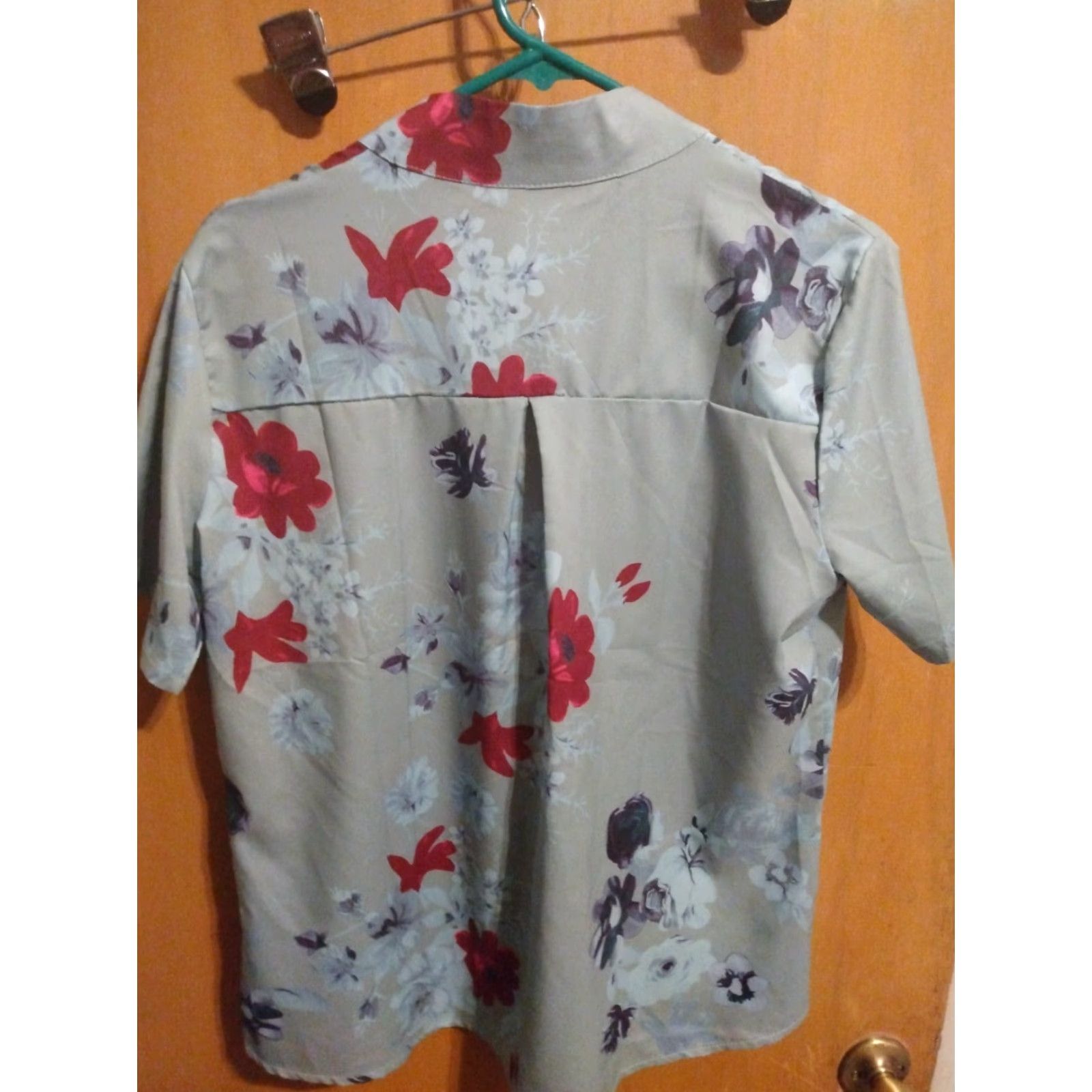 Vintage Grays Women's Open Neck XL Floral Print Gray Collar Short Sleeve Shirt 50/50 44" Chest Button-Up Womens XL Gray Floral Print Shirt Size XL / US 12-14 / IT 48-50 - 8 Thumbnail