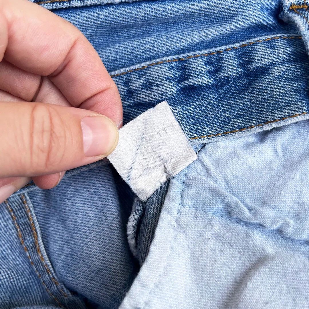 Levi's × Vintage Levi’s 1980s Vintage Red Tab Tapered W27 Ripped Denim Jeans Size 27" / US 4 / IT 40 - 8 Thumbnail