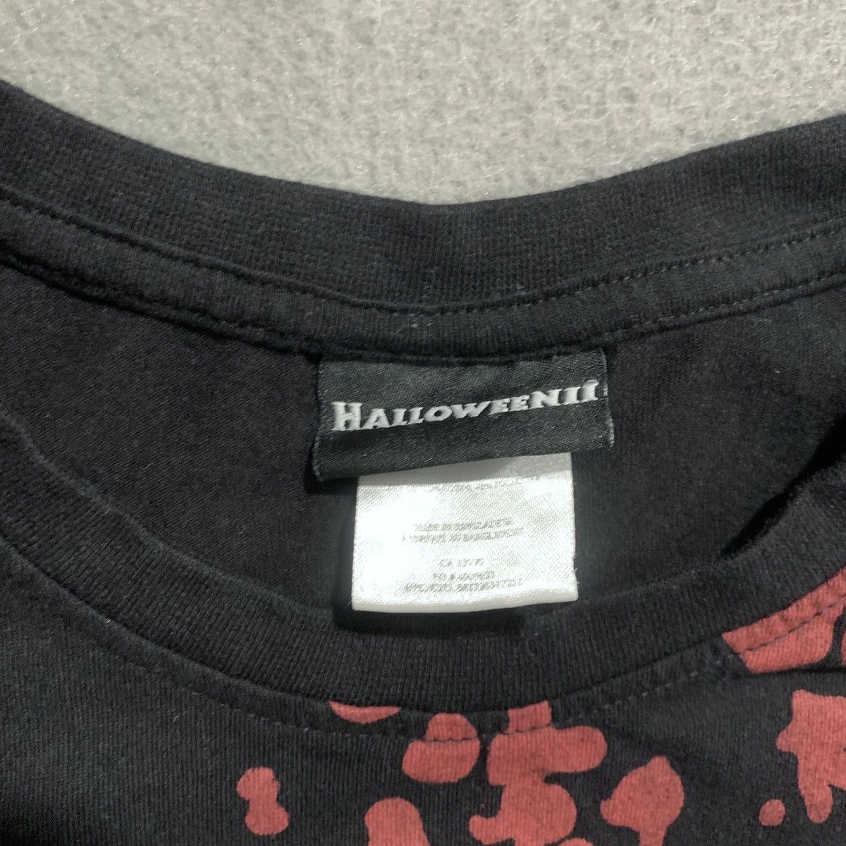 Universal Studios Halloween 2 Michael Myers Graphic Tee Size Small Black Size US S / EU 44-46 / 1 - 7 Thumbnail