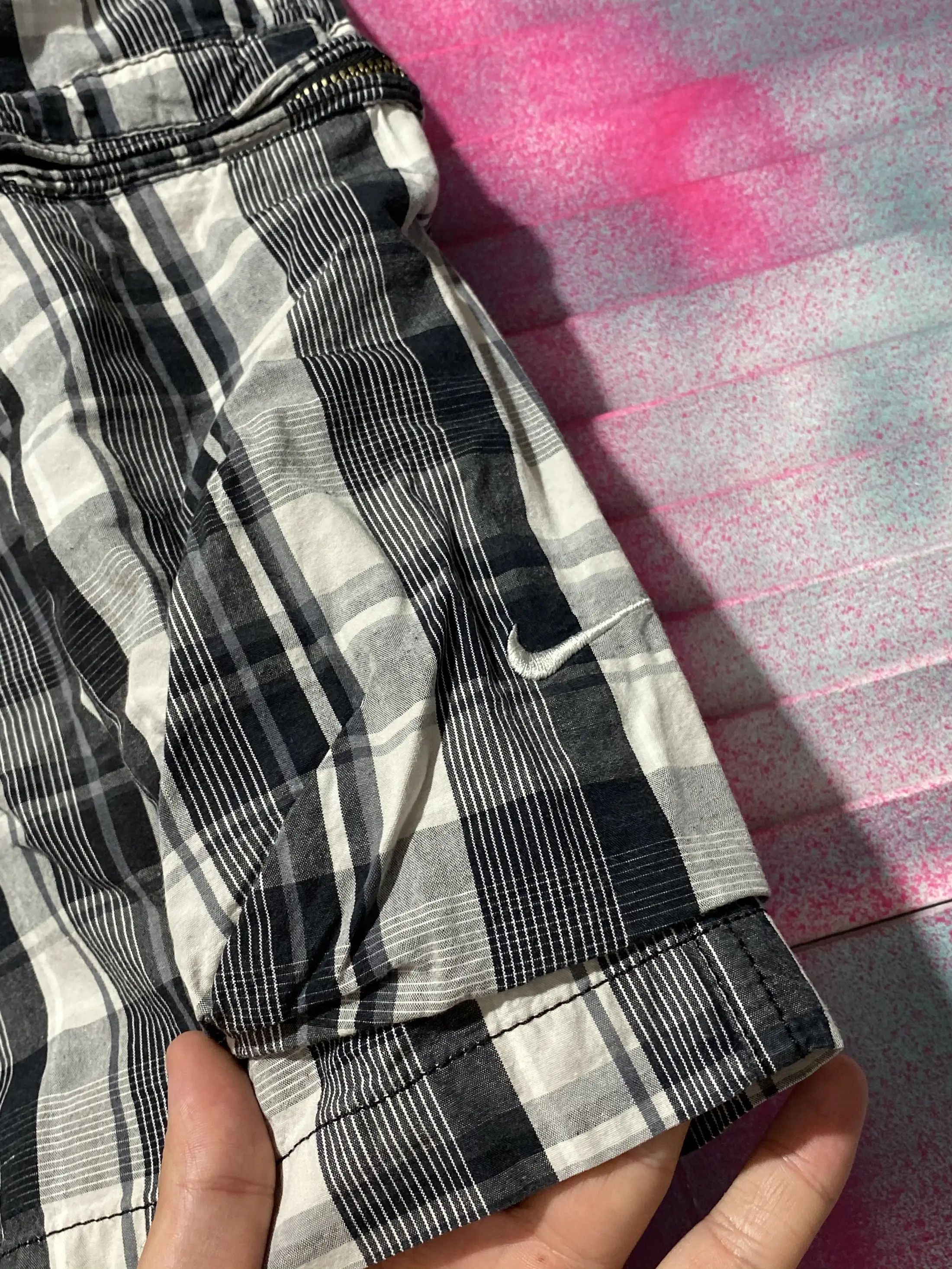 Nike Vintage Y2K Nike Cargo Check Shorts Size US 32 / EU 48 - 4 Thumbnail