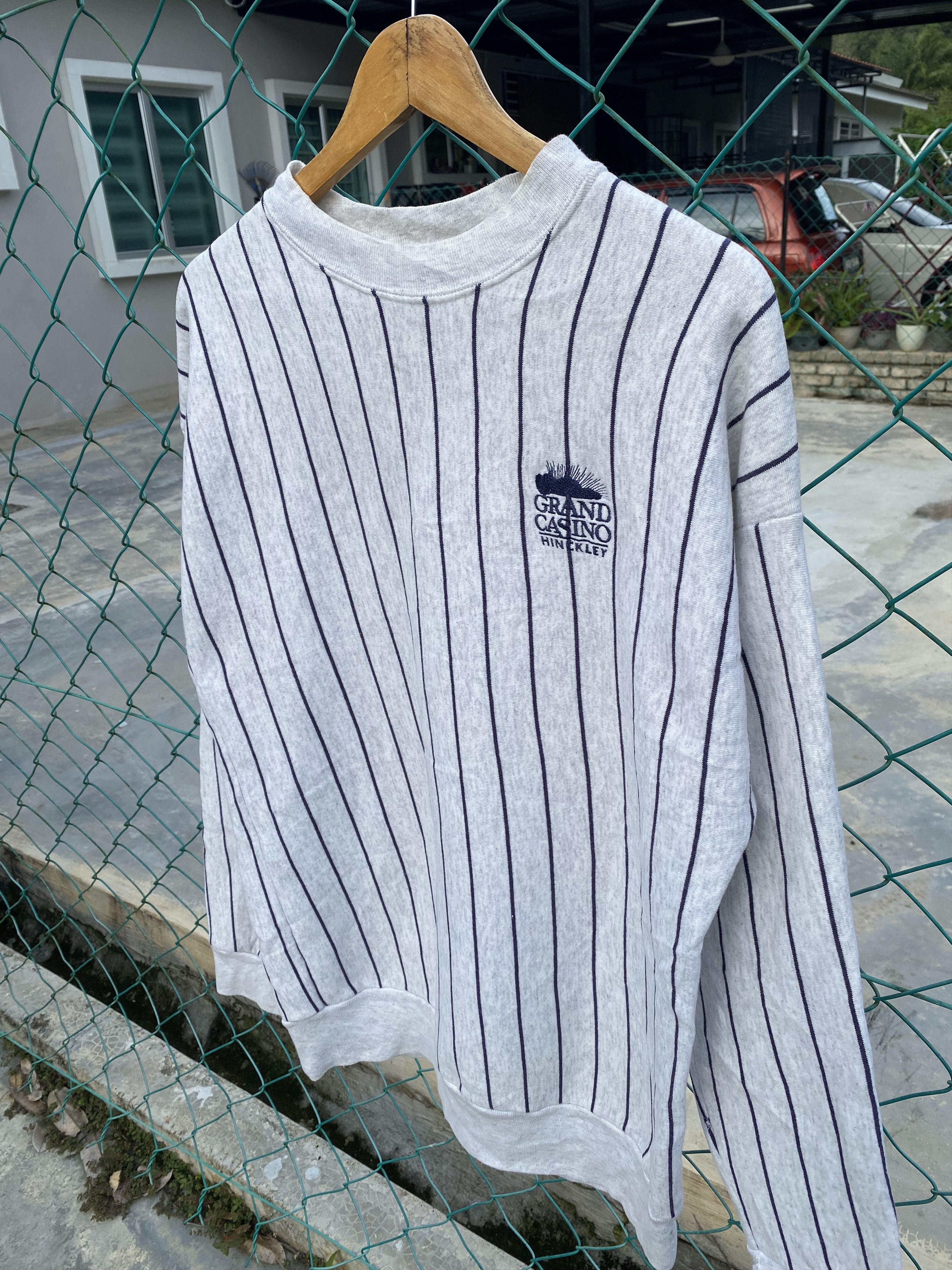 Vintage Vintage 90”s Grand Casino Hinckley by Benchmark sweatshirt Size US L / EU 52-54 / 3 - 3 Thumbnail