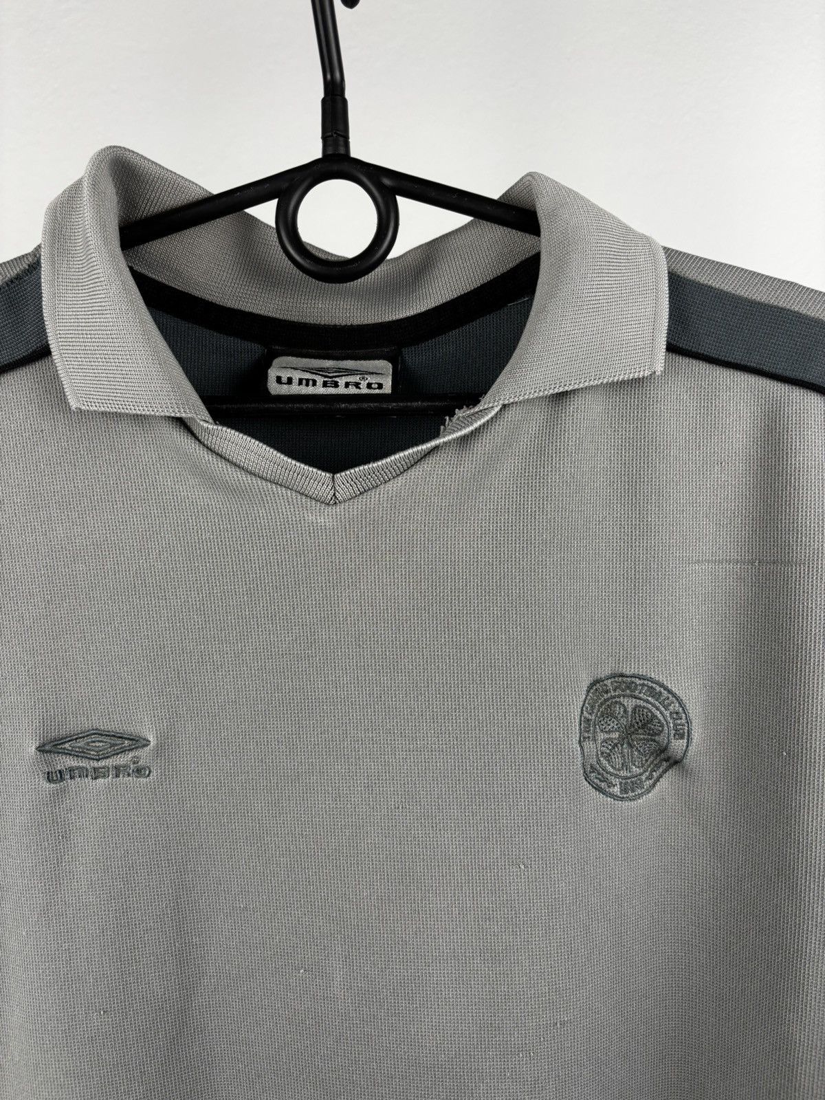 Umbro × Vintage Umbro x Celtics Football club vintage jersey size L Size US L / EU 52-54 / 3 - 3 Thumbnail