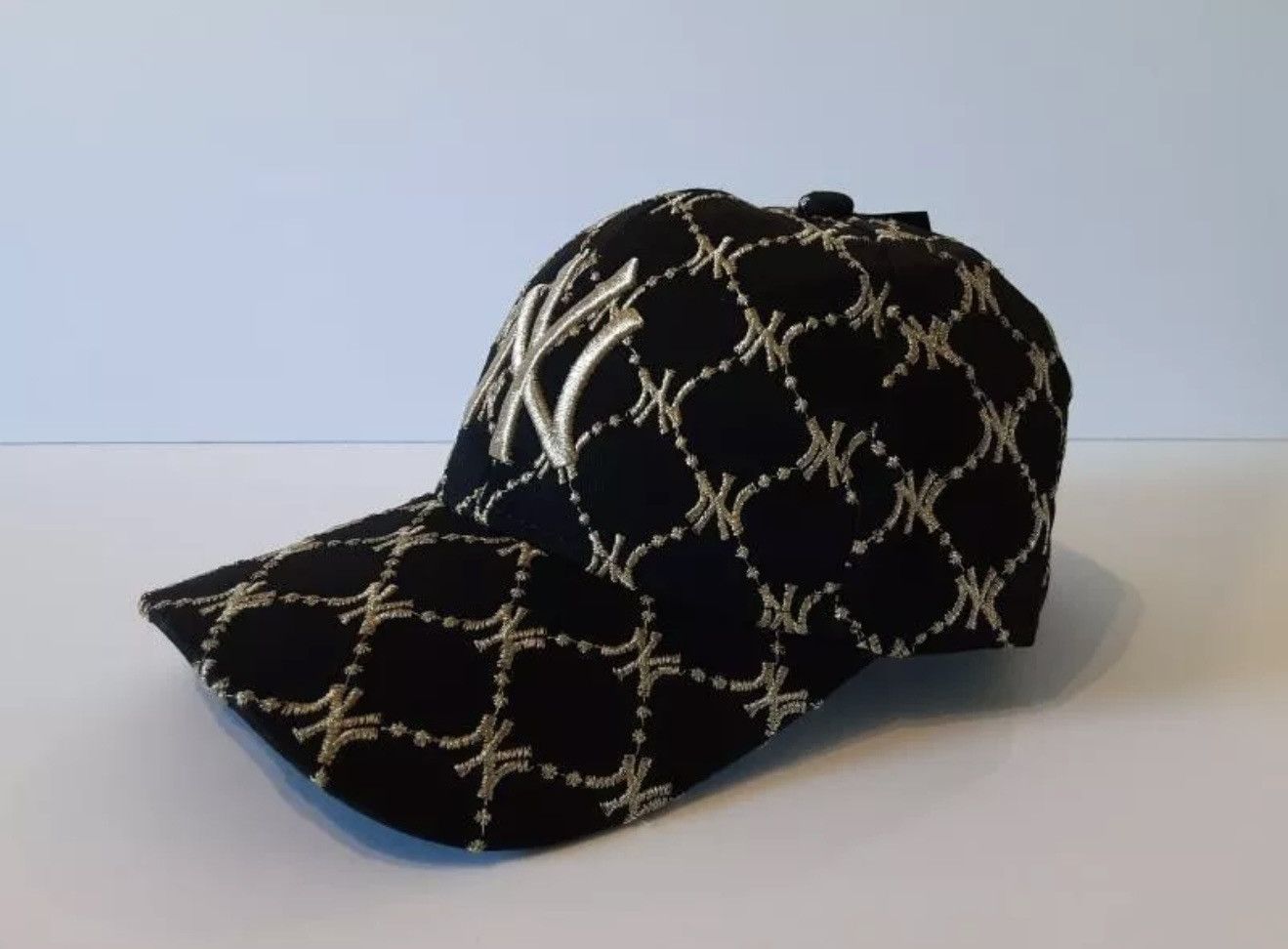 New York Yankees × Vintage NY Yankees Luxury Fashion Embroidery Hat (Black and Gold) Size ONE SIZE - 2 Thumbnail