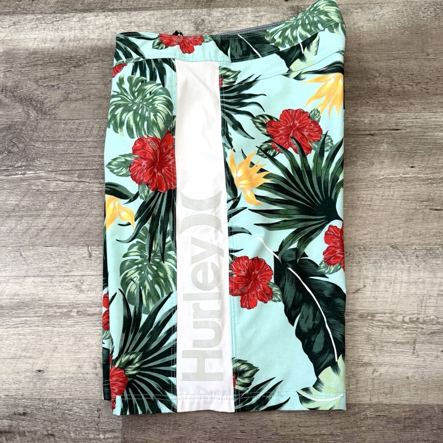 Hurley Hurley Board Shorts Mens Size 32 Back Pocket Drawstring Green Floral Hibiscus Multicolor Quick Dry Beach Surfing Tropical Adults Mens Size US 32 / EU 48 - 5 Thumbnail