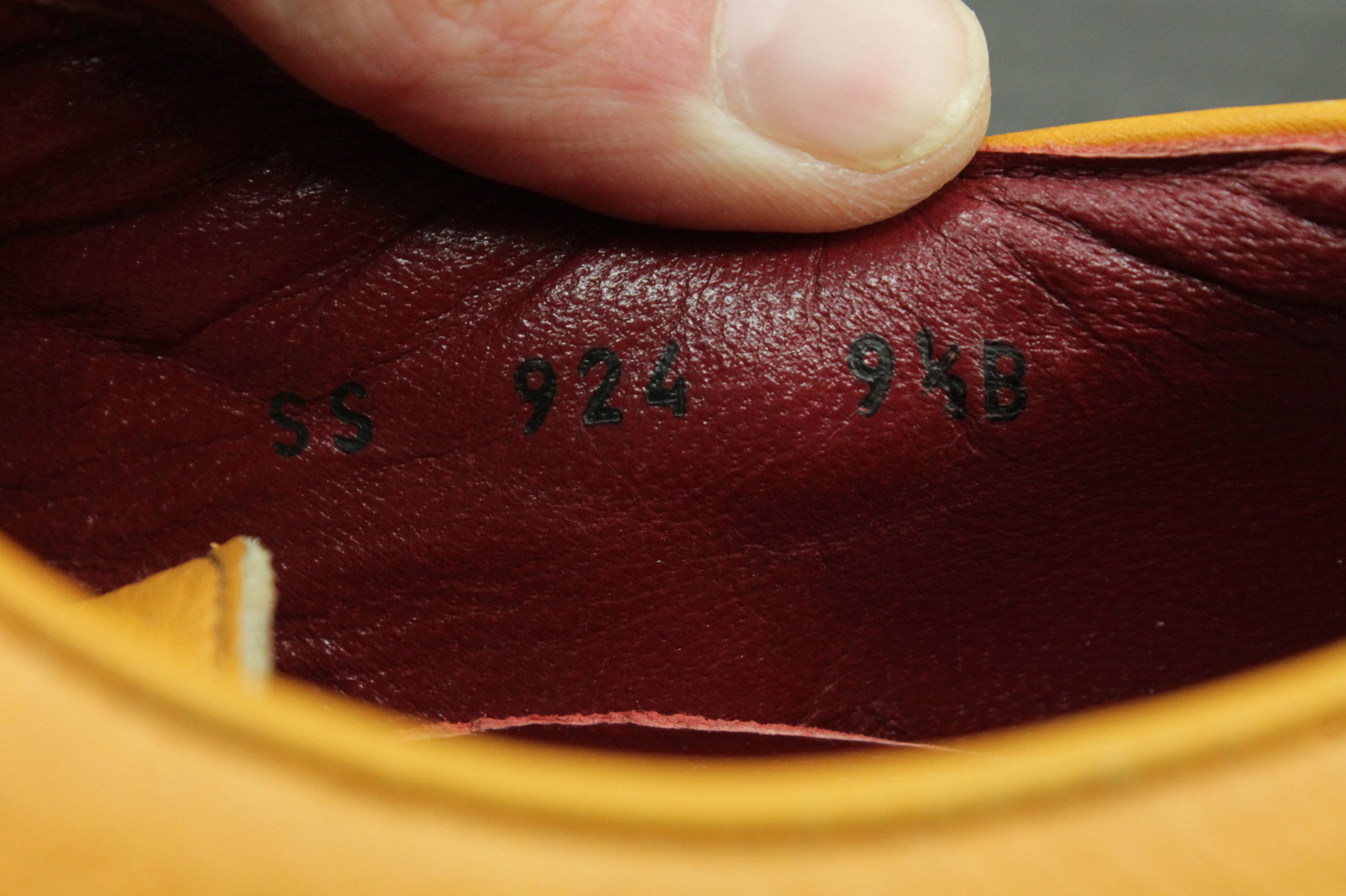 Salvatore Ferragamo Salvatore Ferragamo Sport Low Top Leather Sneakers Women's Size US 9.5 / IT 39.5 - 10 Thumbnail