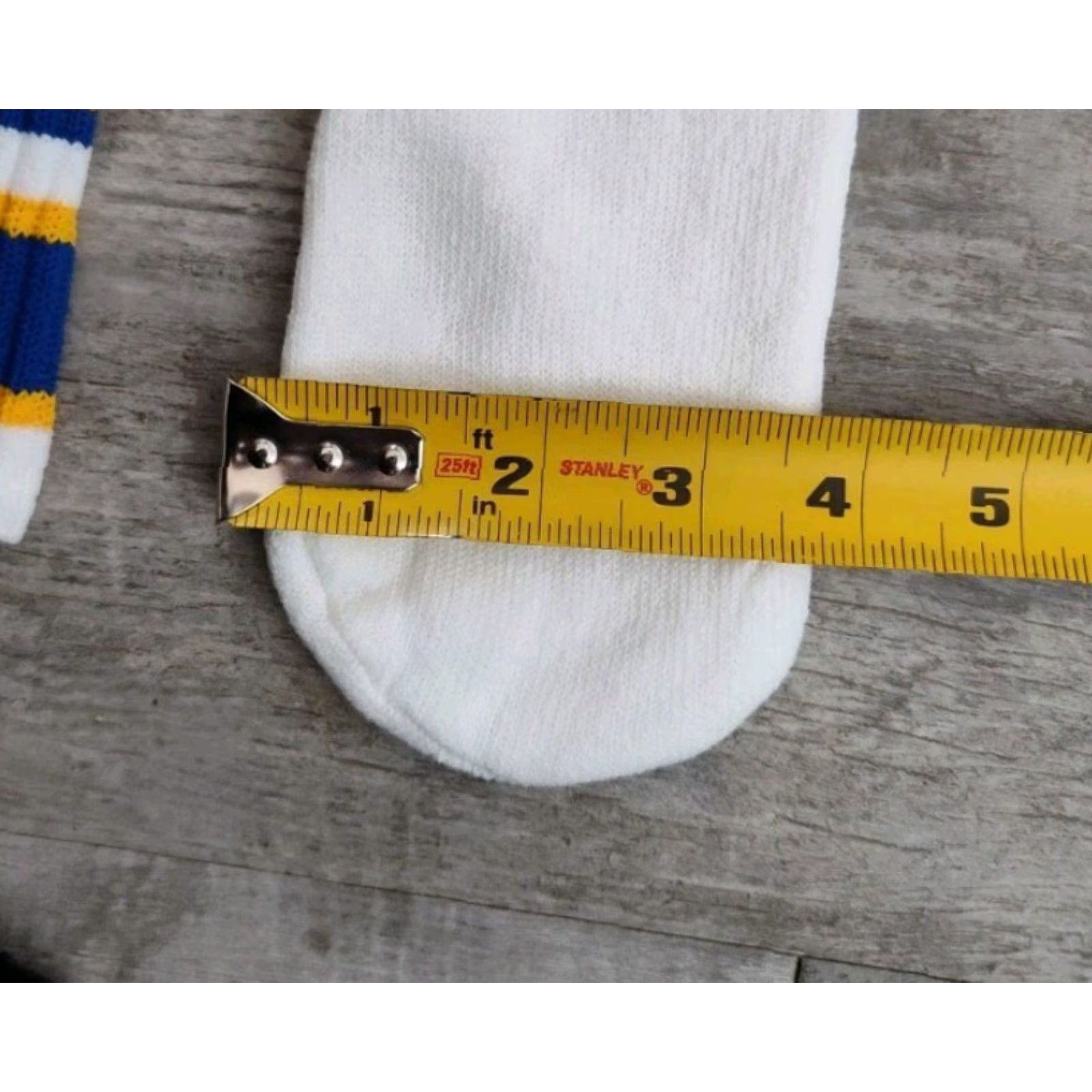 Vintage VINTAGE 80s Tube Socks Tall Stripe Blue Yellow Mens Unisex 22.5" Long Sportswear Size ONE SIZE - 6 Thumbnail