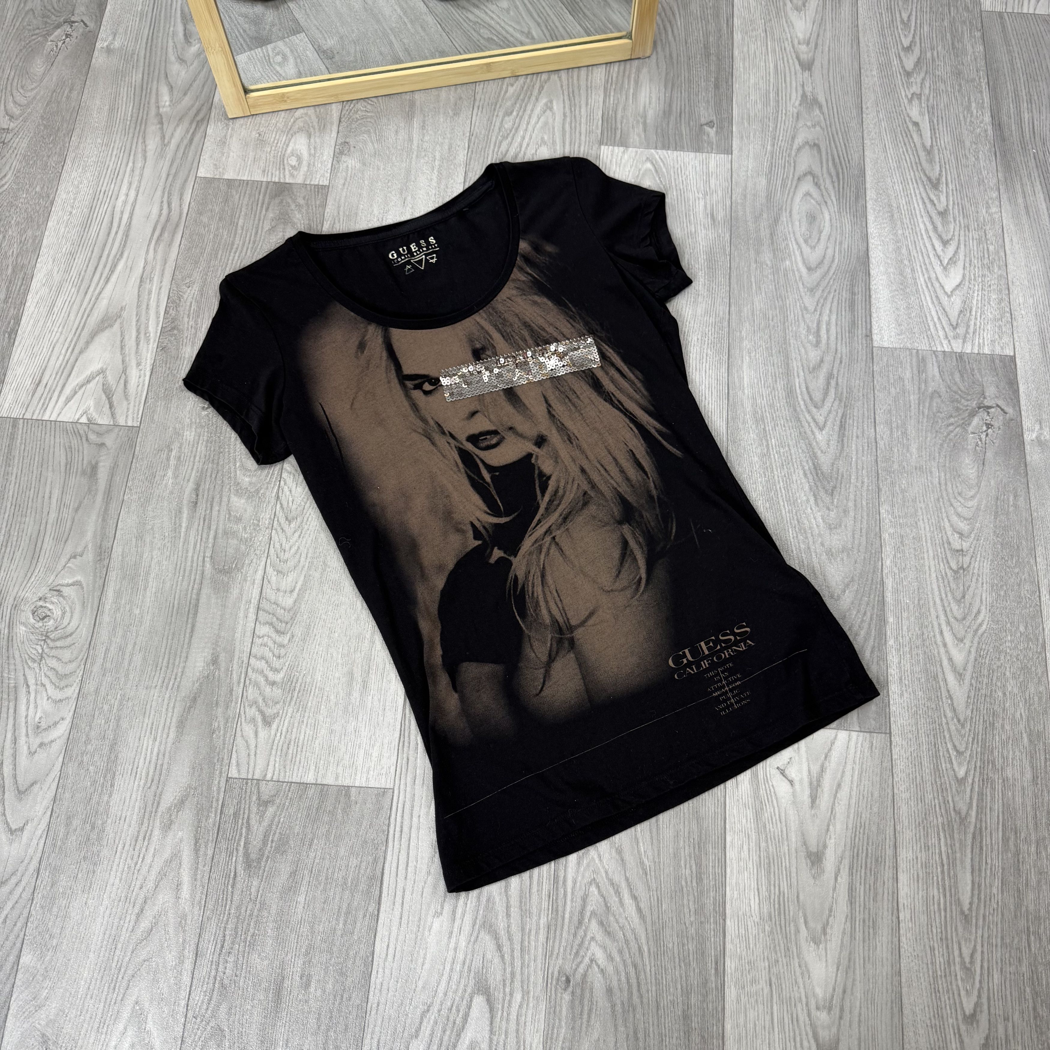 Guess Vintage Guess 10s Sexy Girl Graphic Black Tee Shirt Size M / US 6-8 / IT 42-44 - 2 Thumbnail