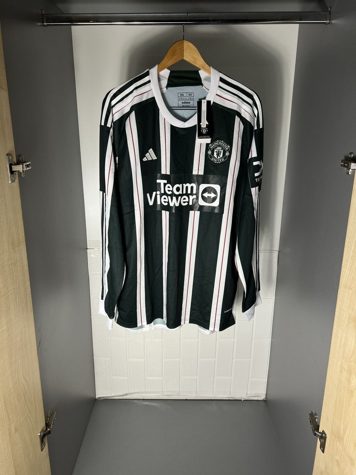 Vintage VERY RARE ADIDAS FC MANCHESTER UNITED ENGLAND SOCCER JERSEY Size US XXL / EU 58 / 5 - 14 Thumbnail
