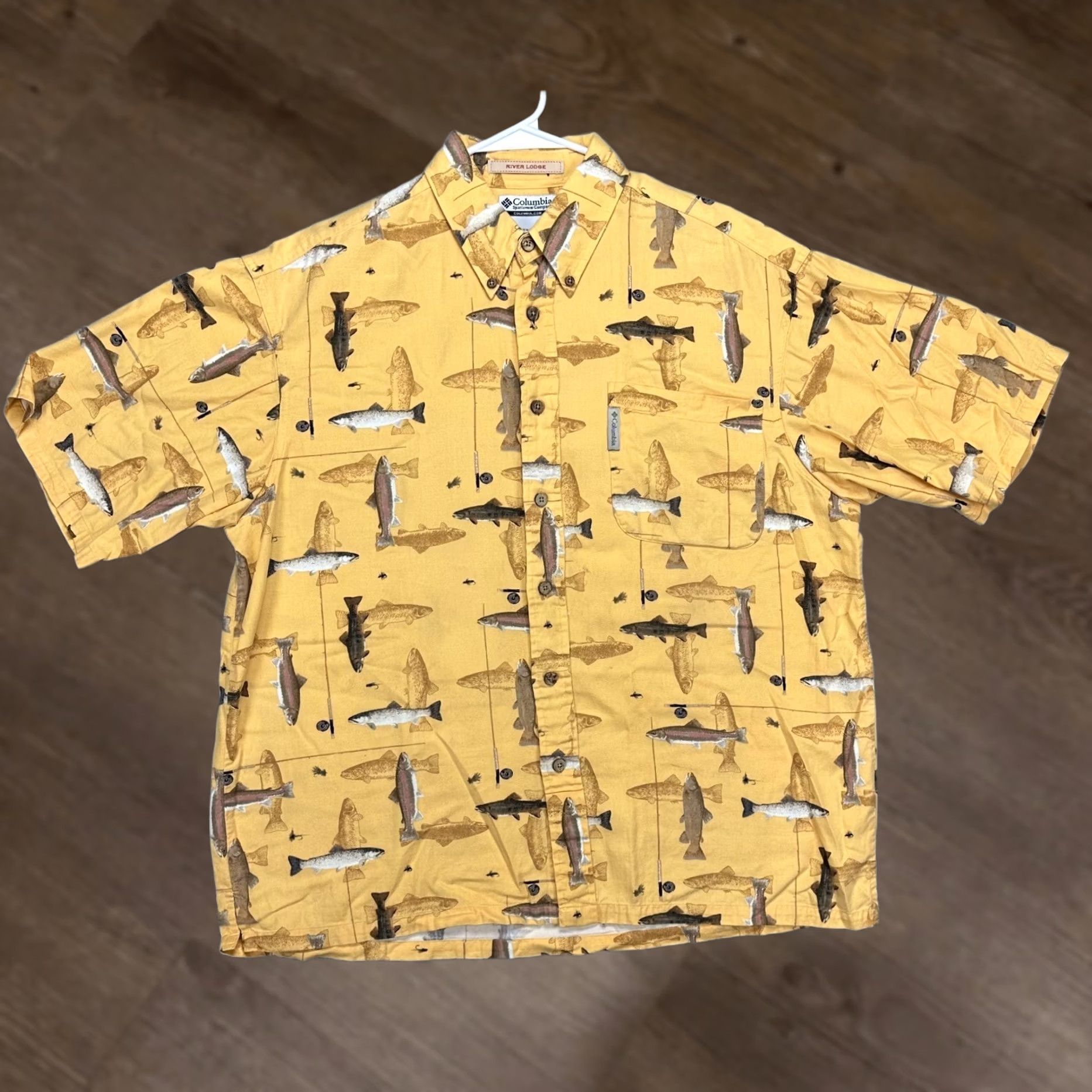 Vintage Columbia Button Up Shirt Mens Large Yellow All Over Fish Print River Lodge Short Sleeve Casual Breathable Lightweight Pockets Size US L / EU 52-54 / 3 - 1 Thumbnail