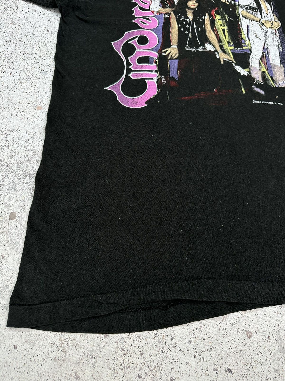 Band Tees Vintage 1988 Cinderella Long Gold Winter Tour t shirt Men L Size US L / EU 52-54 / 3 - 6 Thumbnail