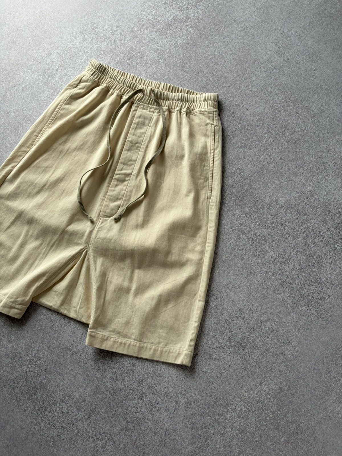 Rick Owens Rick Owens Fogachine SS22 Drop Crotch Wide Cut Beige Shorts Size US 31 - 5 Thumbnail
