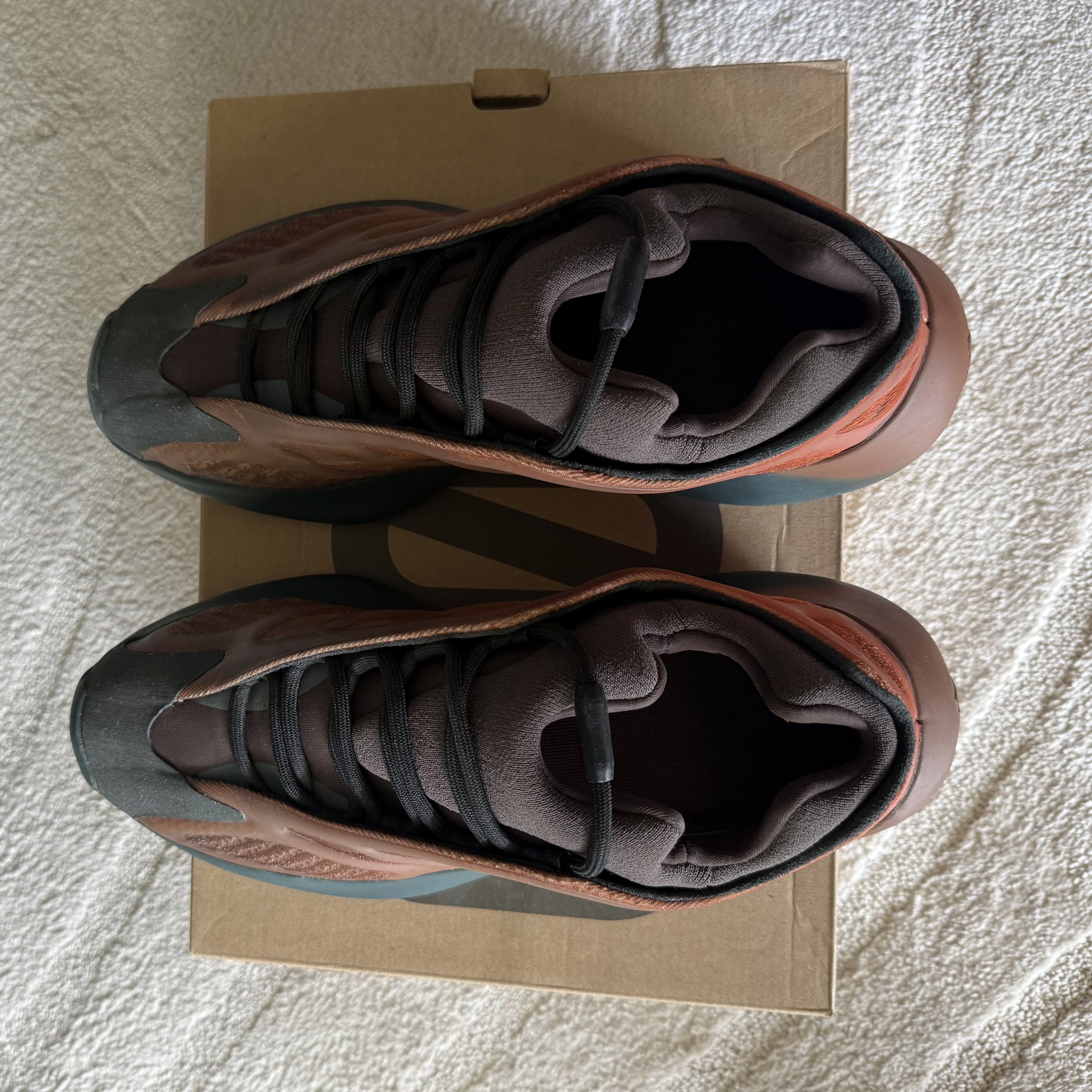 Yeezy Yeezy 700v3 copper fade Size US 10.5 / EU 43-44 - 4 Thumbnail