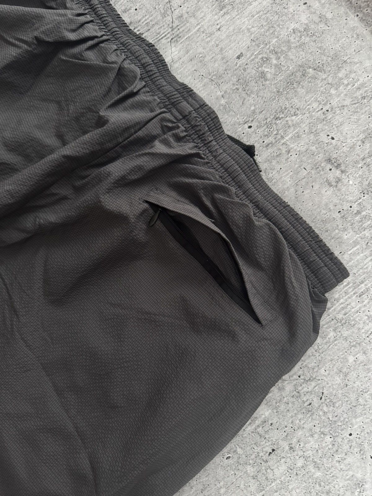 Nike Vintage Nike Track Pants Dark Gray Sweatpants Nylon Joggers Size US 36 / EU 52 - 7 Thumbnail